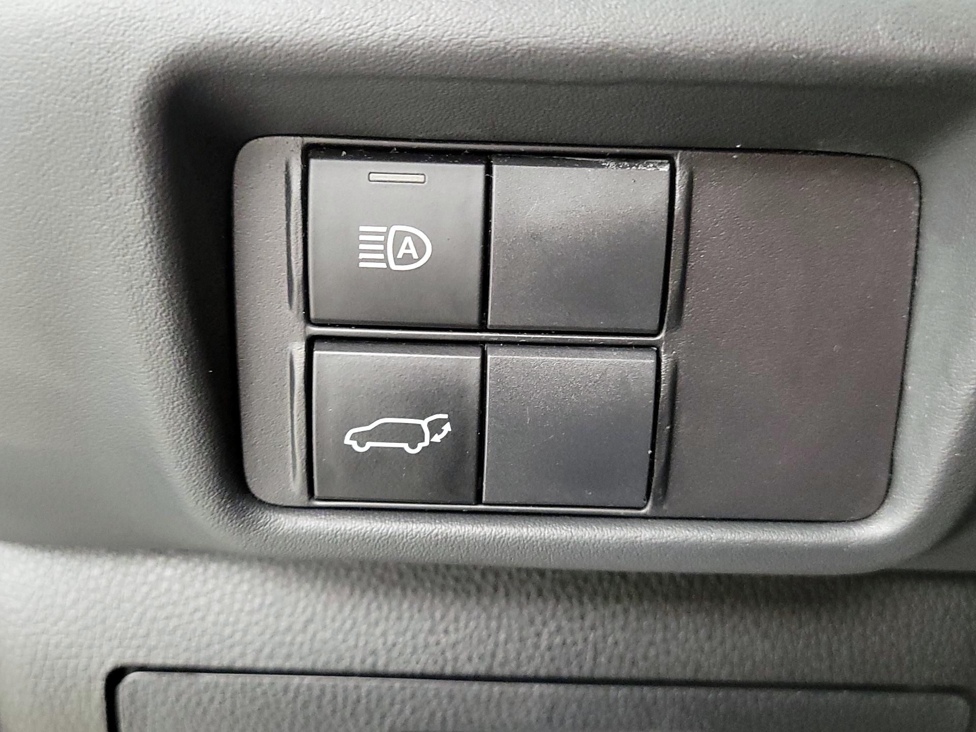 Thumbnail: 2022 Toyota Highlander - 13