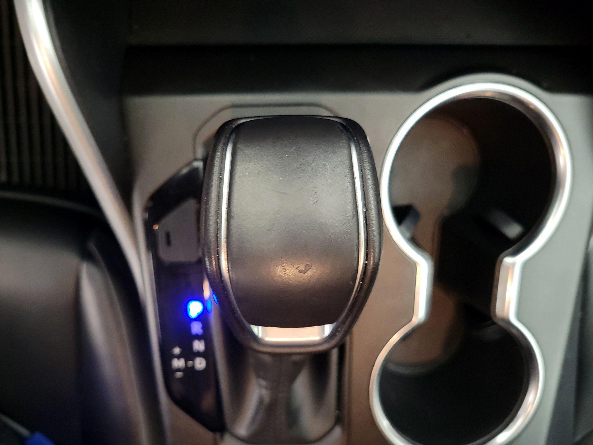 Thumbnail: 2022 Toyota Highlander - 17