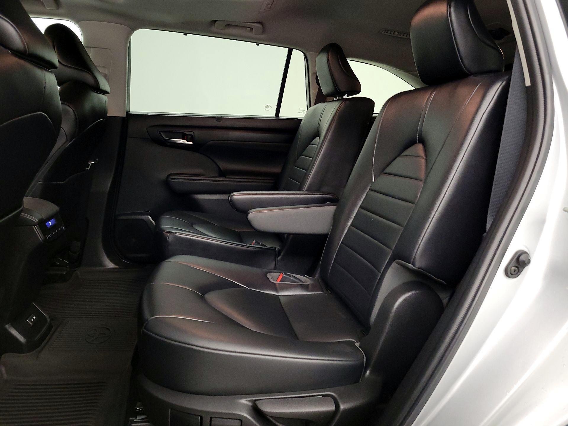 Thumbnail: 2022 Toyota Highlander - 19