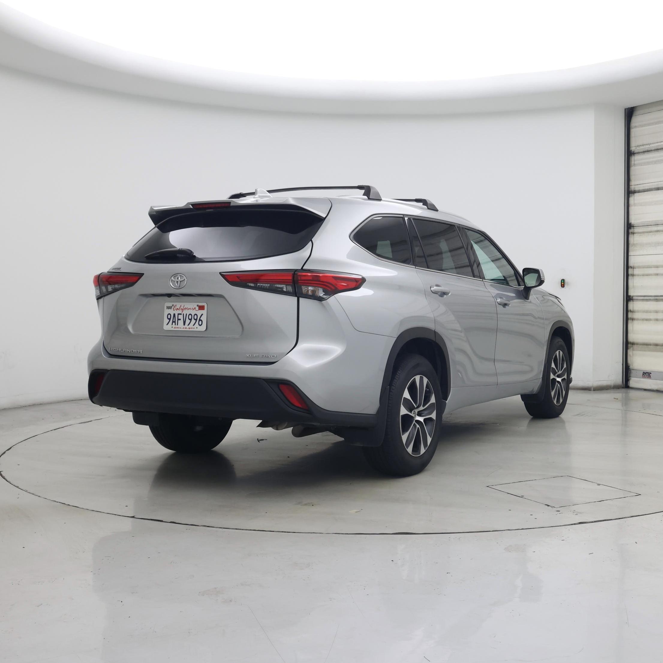 Thumbnail: 2022 Toyota Highlander - 8