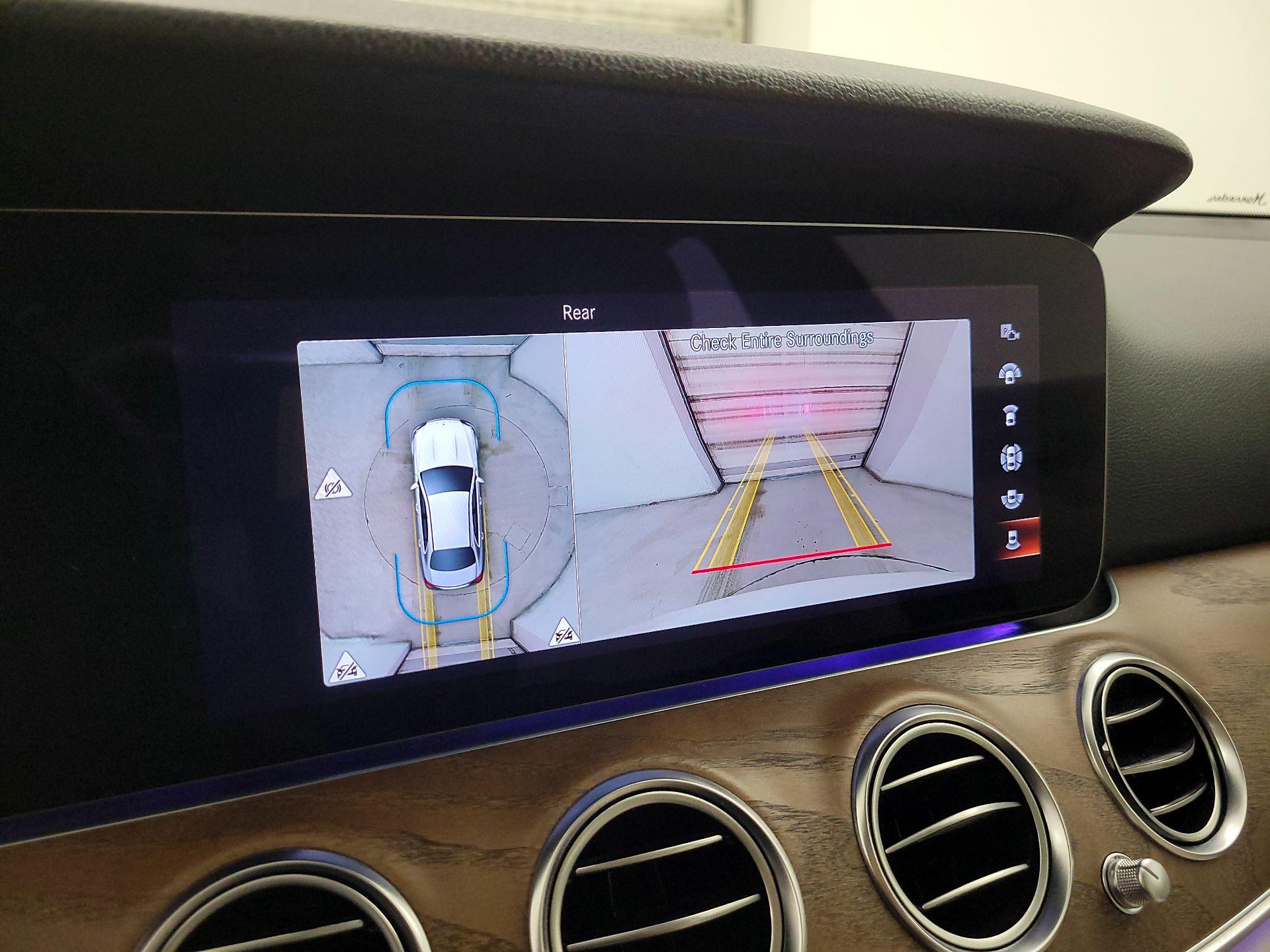 Thumbnail: 2022 Mercedes-Benz E-Class - 15