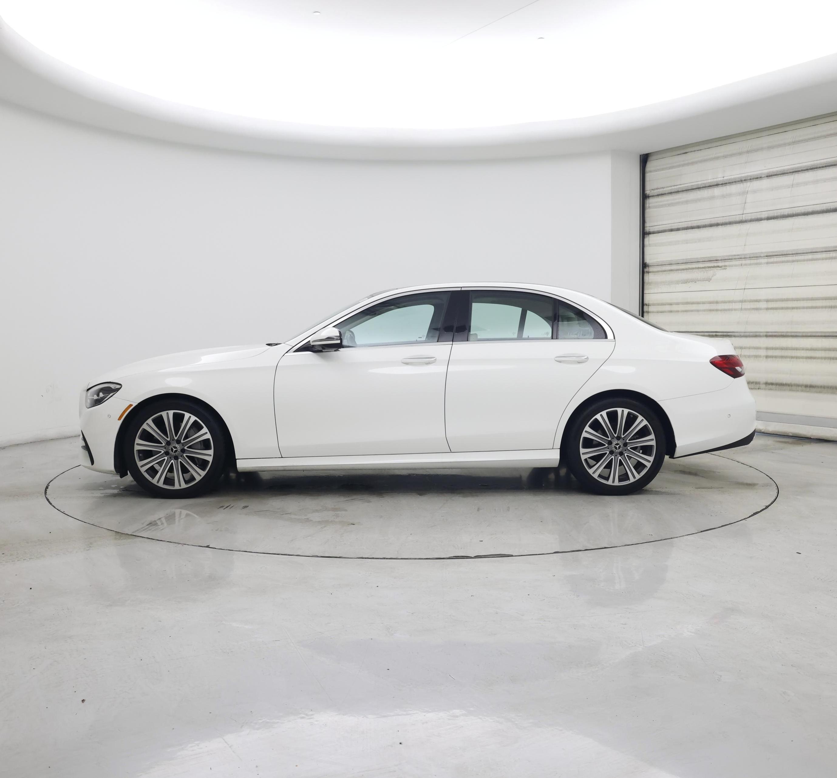 Thumbnail: 2022 Mercedes-Benz E-Class - 3