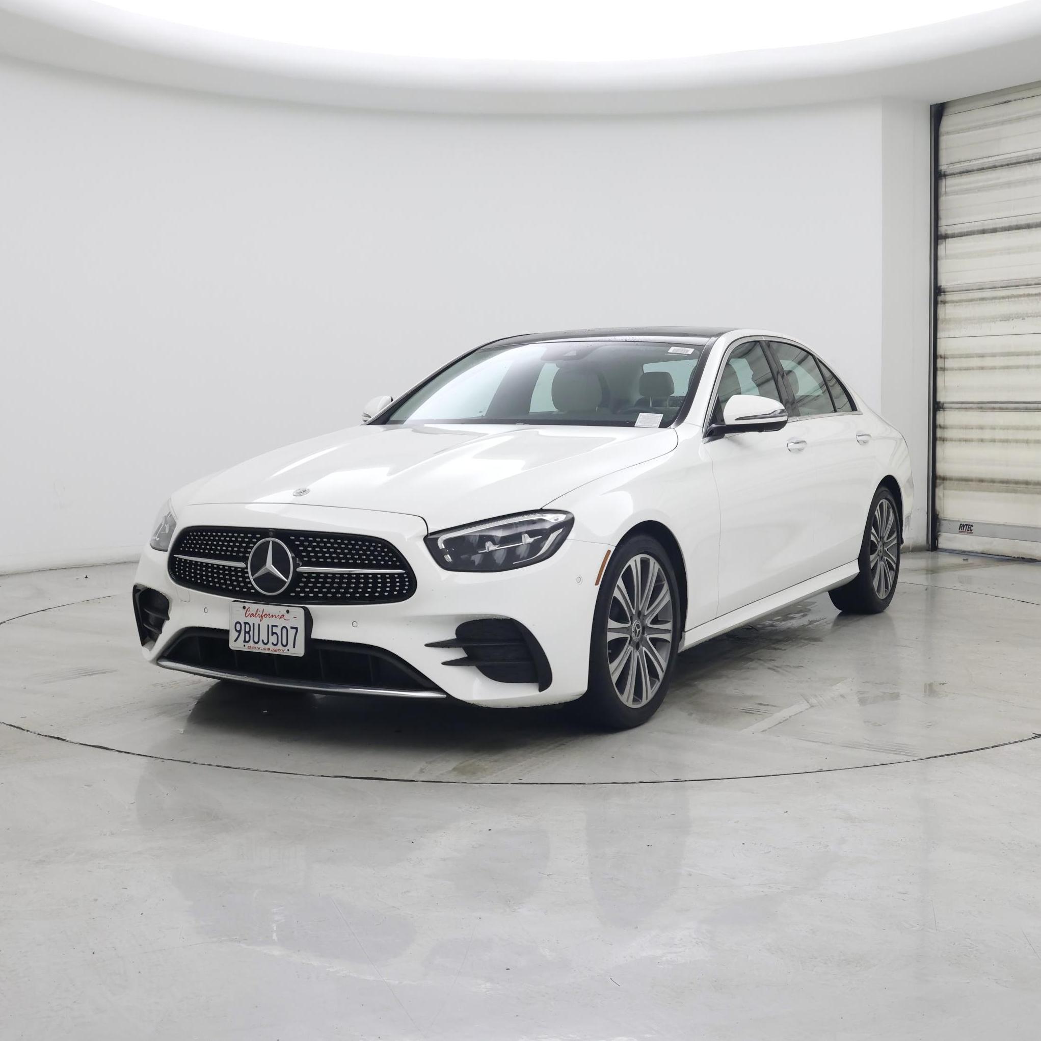 Thumbnail: 2022 Mercedes-Benz E-Class - 4