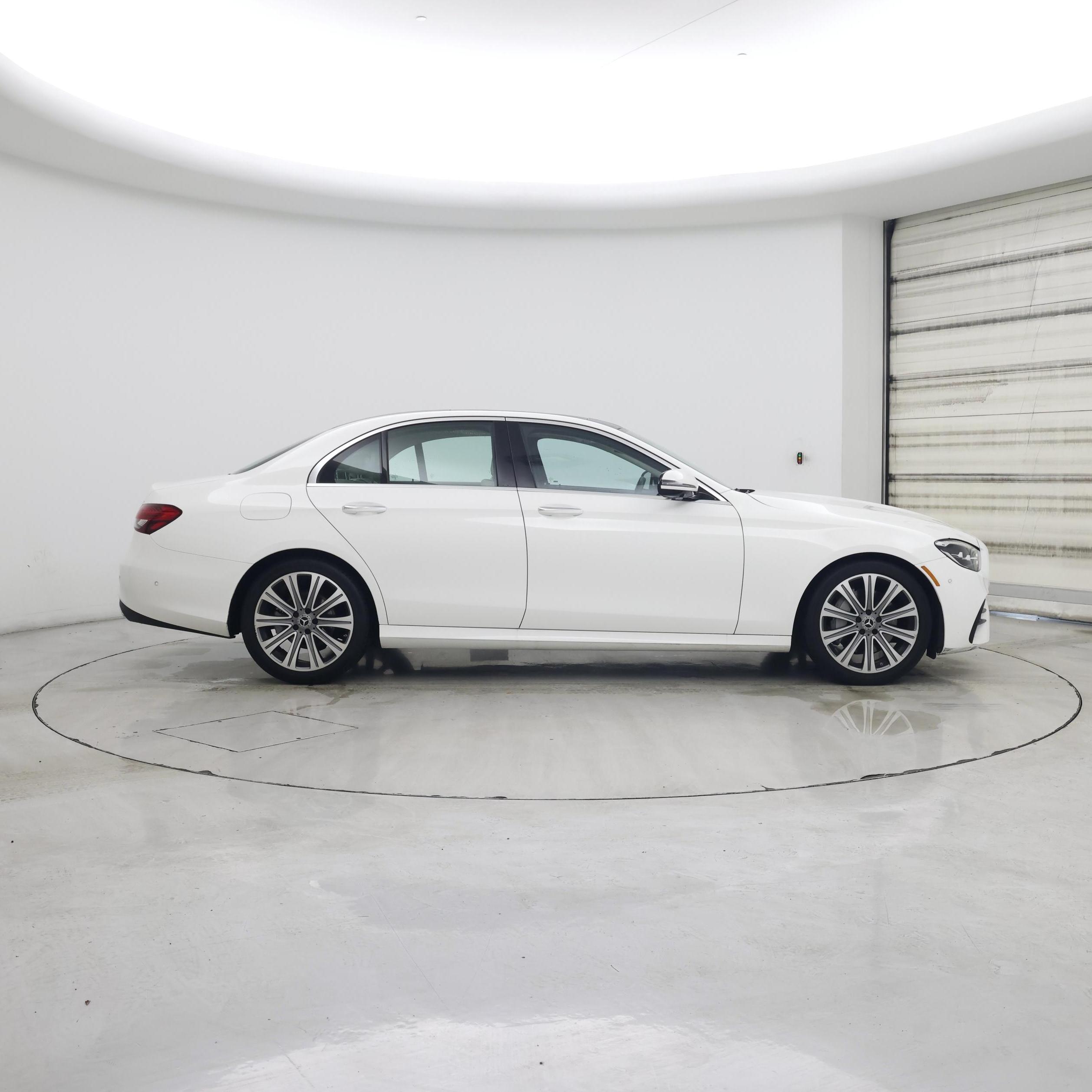 Thumbnail: 2022 Mercedes-Benz E-Class - 7