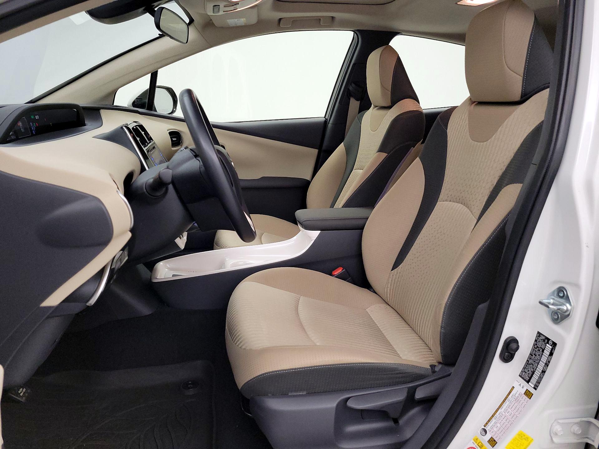 Thumbnail: 2016 Toyota Prius - 11