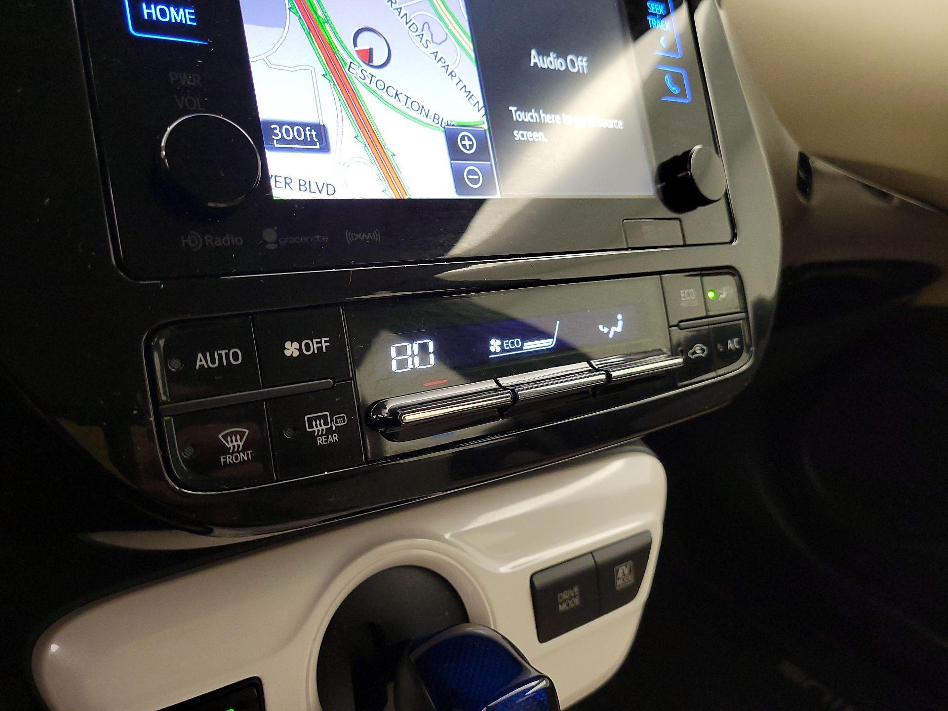 Thumbnail: 2016 Toyota Prius - 15