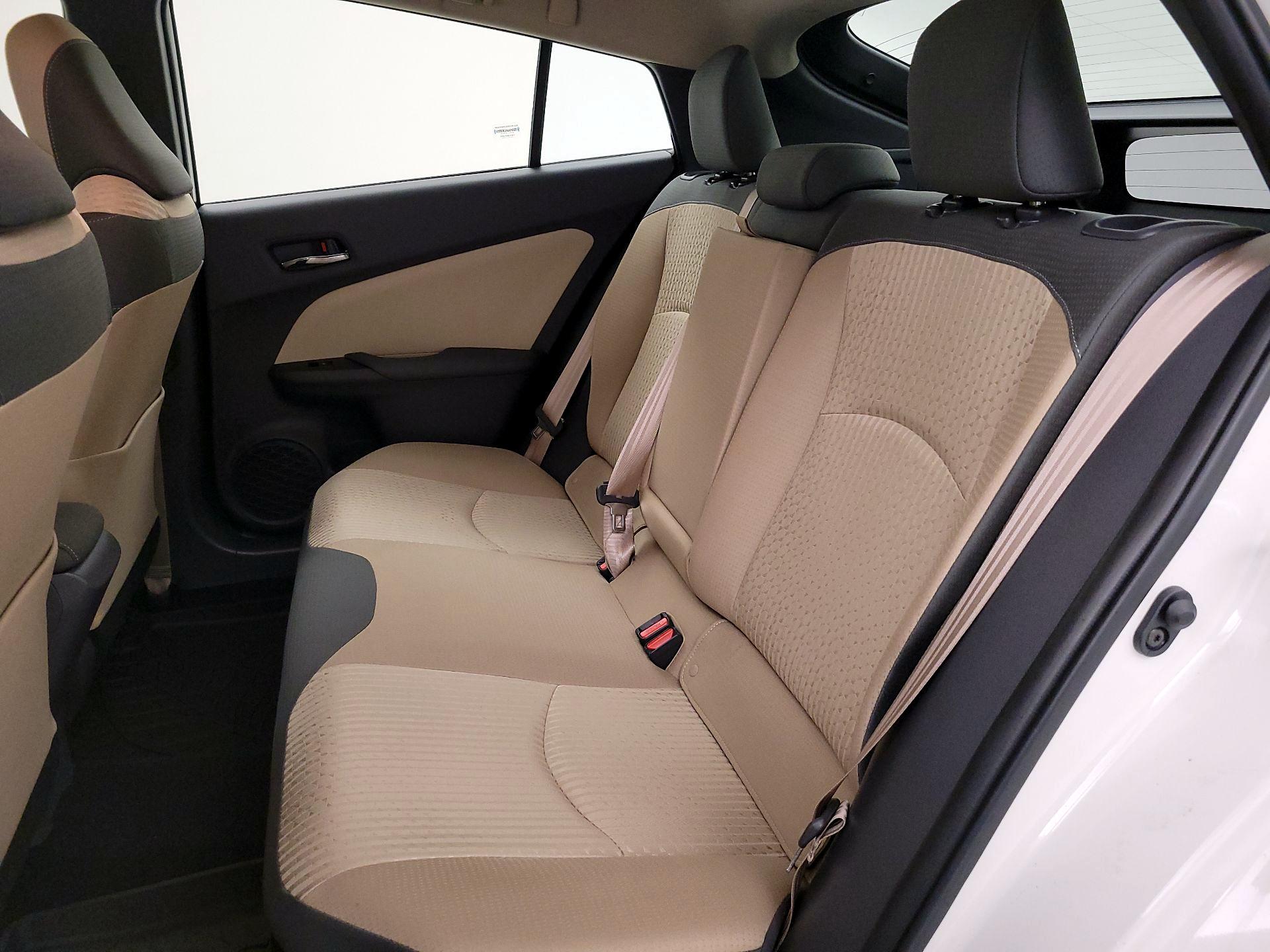 Thumbnail: 2016 Toyota Prius - 17