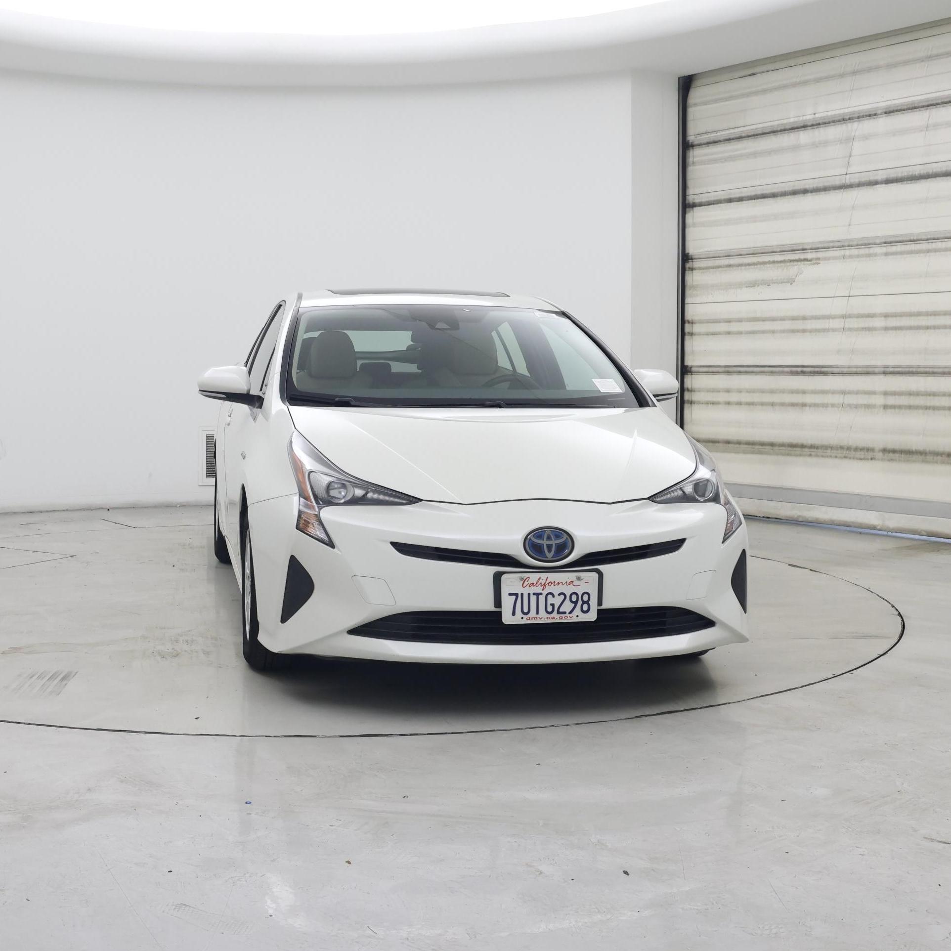 Thumbnail: 2016 Toyota Prius - 5