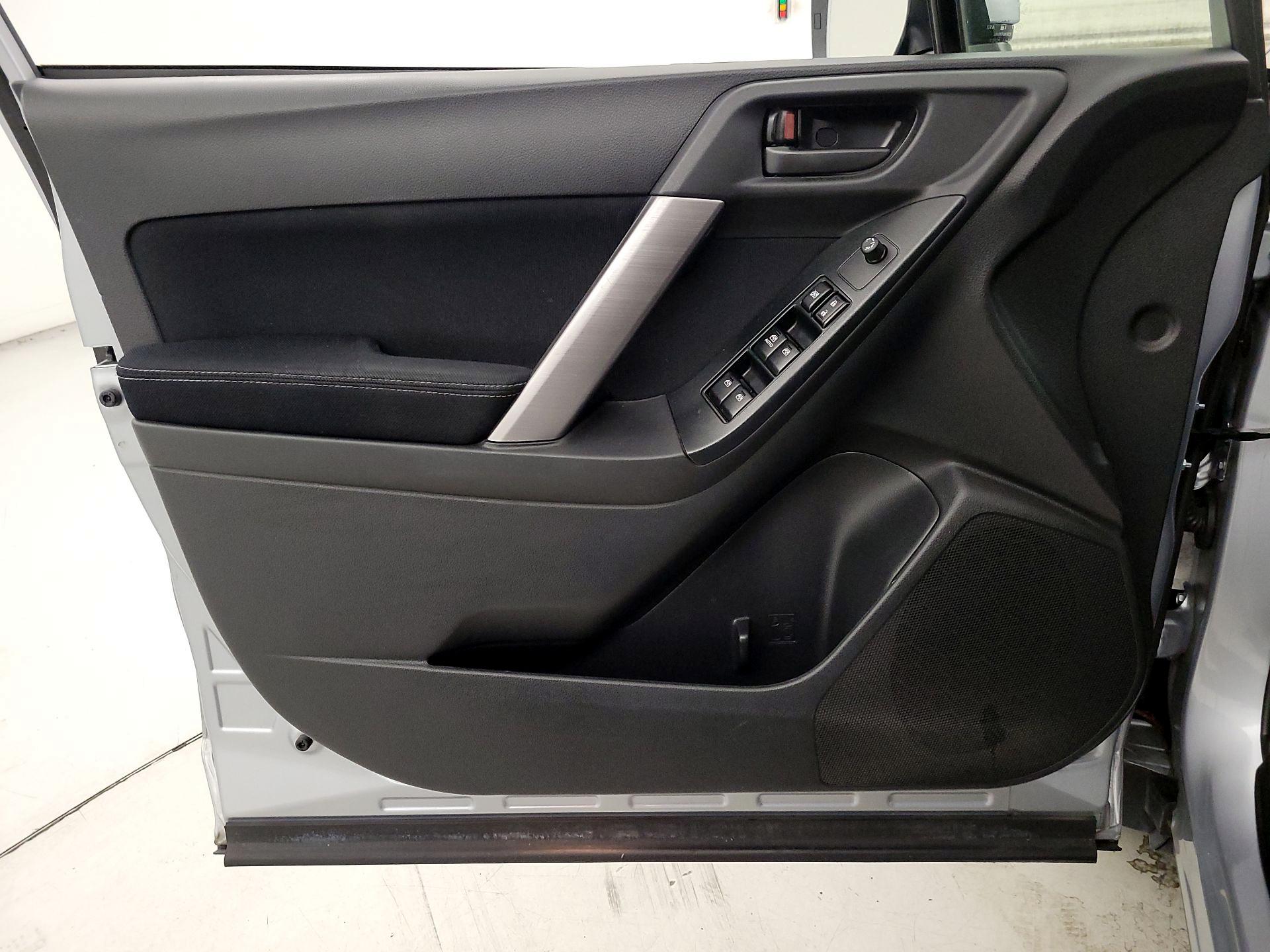 Thumbnail: 2015 Subaru Forester - 12