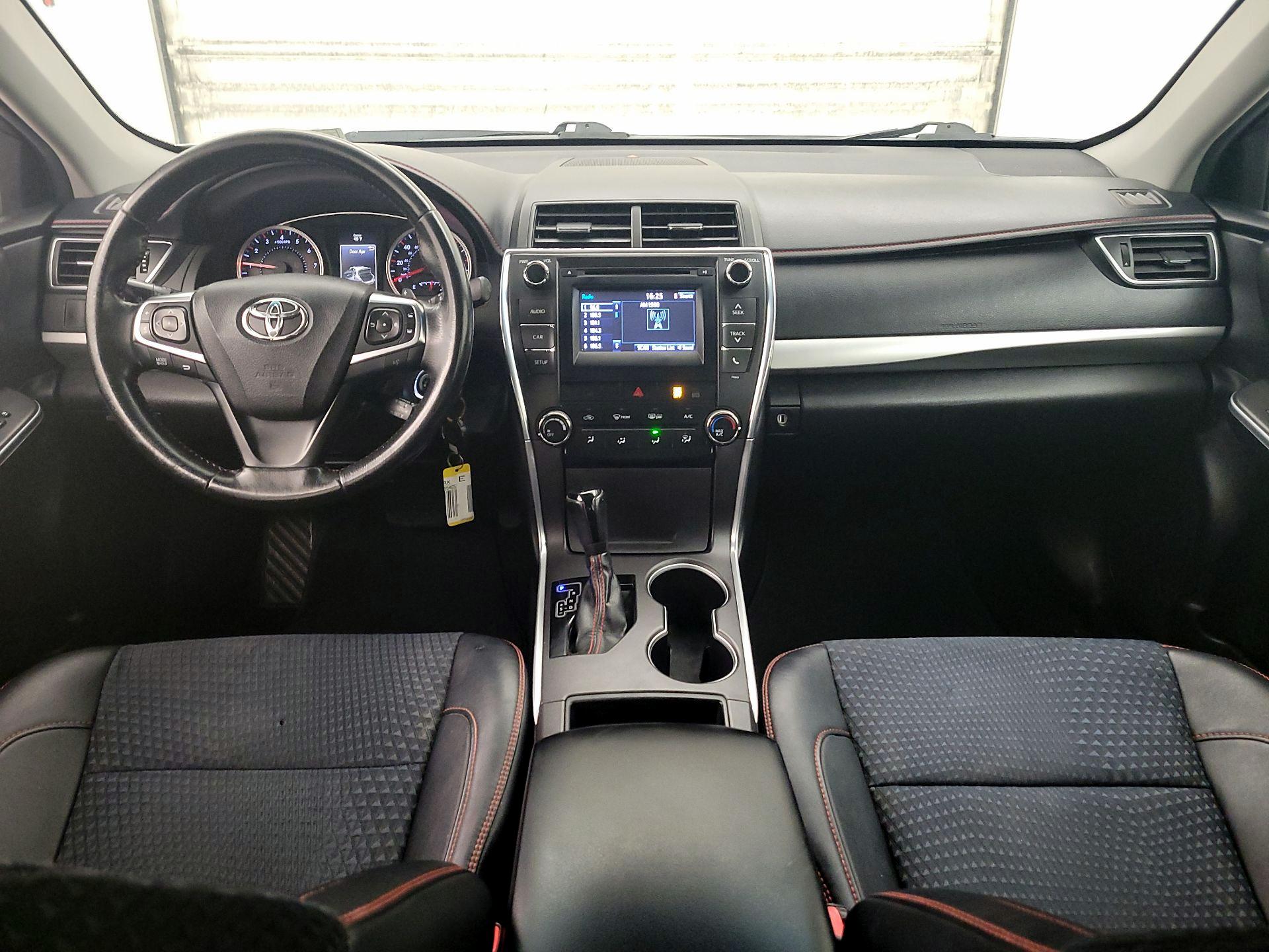 Thumbnail: 2015 Toyota Camry - 9