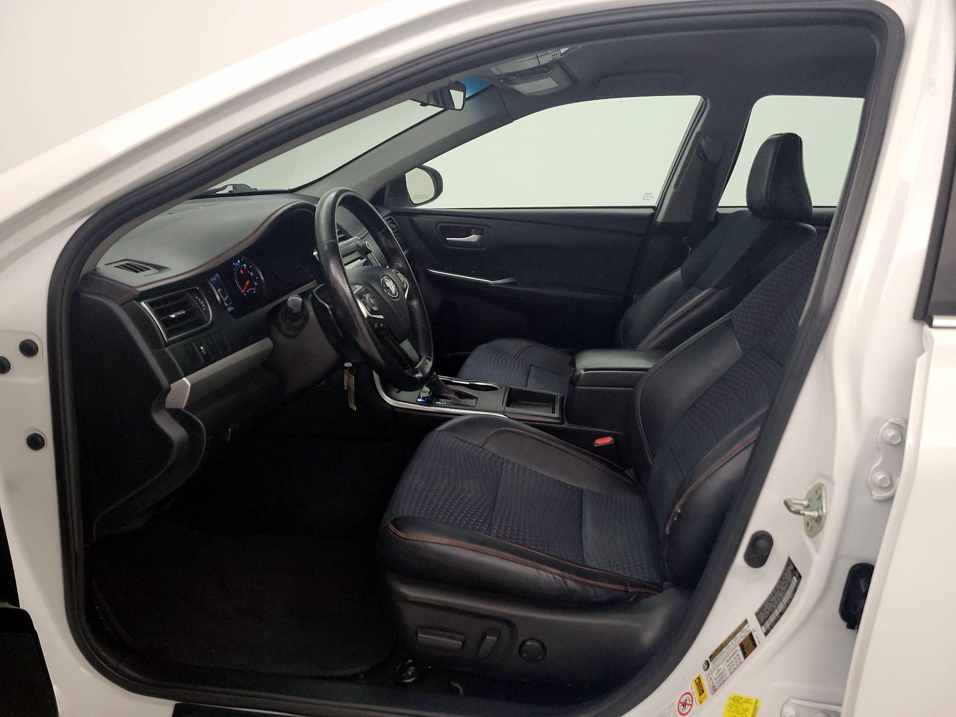 Thumbnail: 2015 Toyota Camry - 11