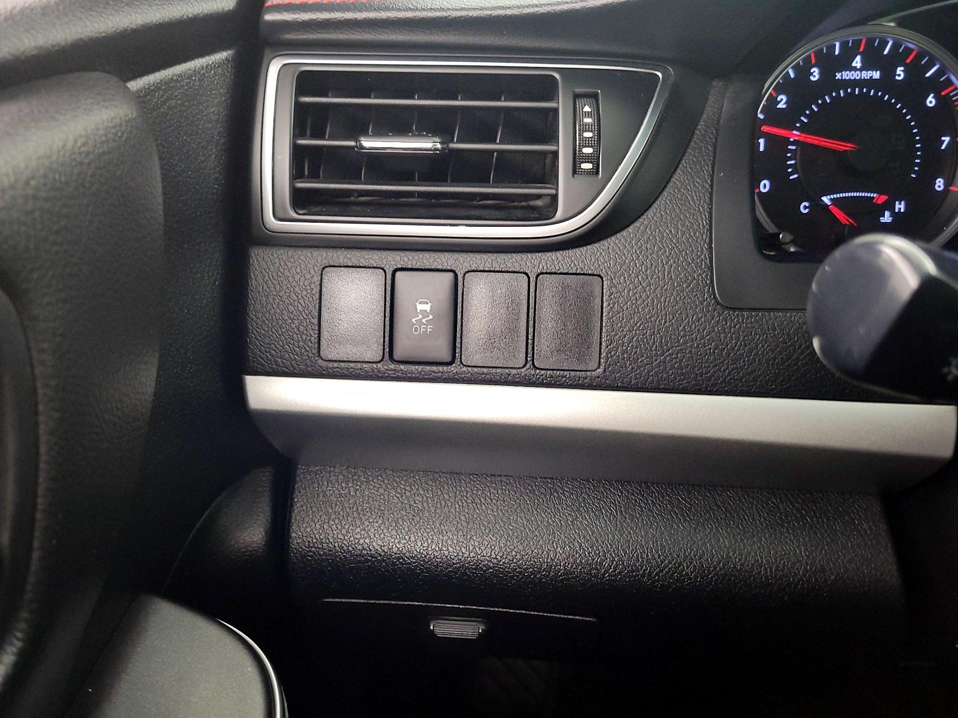 Thumbnail: 2015 Toyota Camry - 13