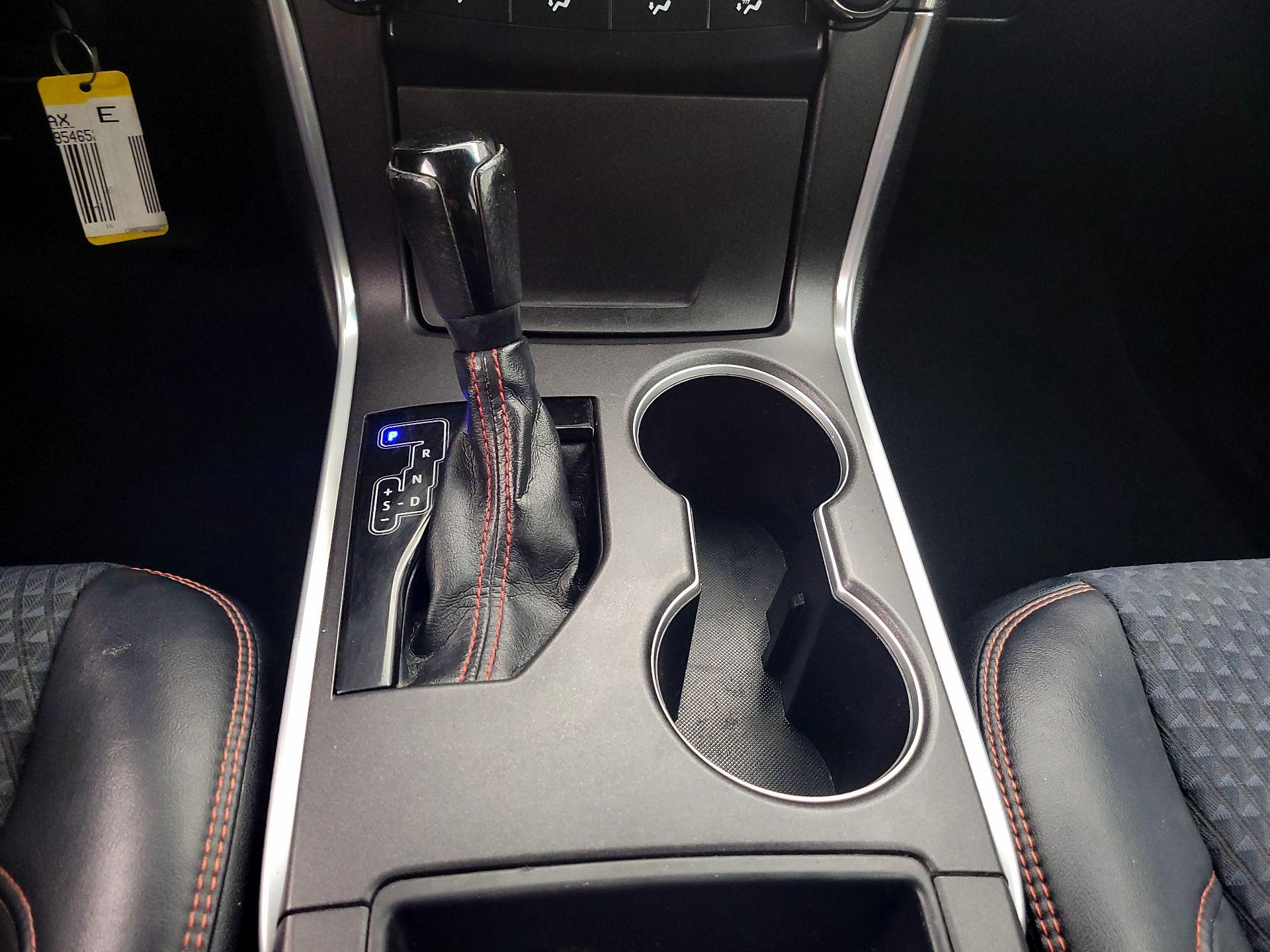 Thumbnail: 2015 Toyota Camry - 17