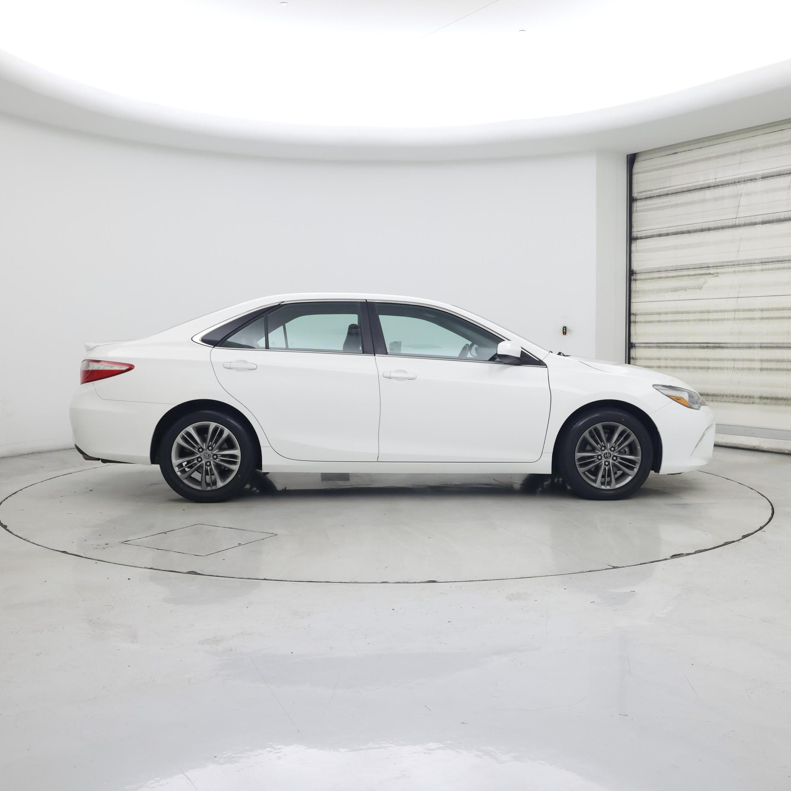 Thumbnail: 2015 Toyota Camry - 7