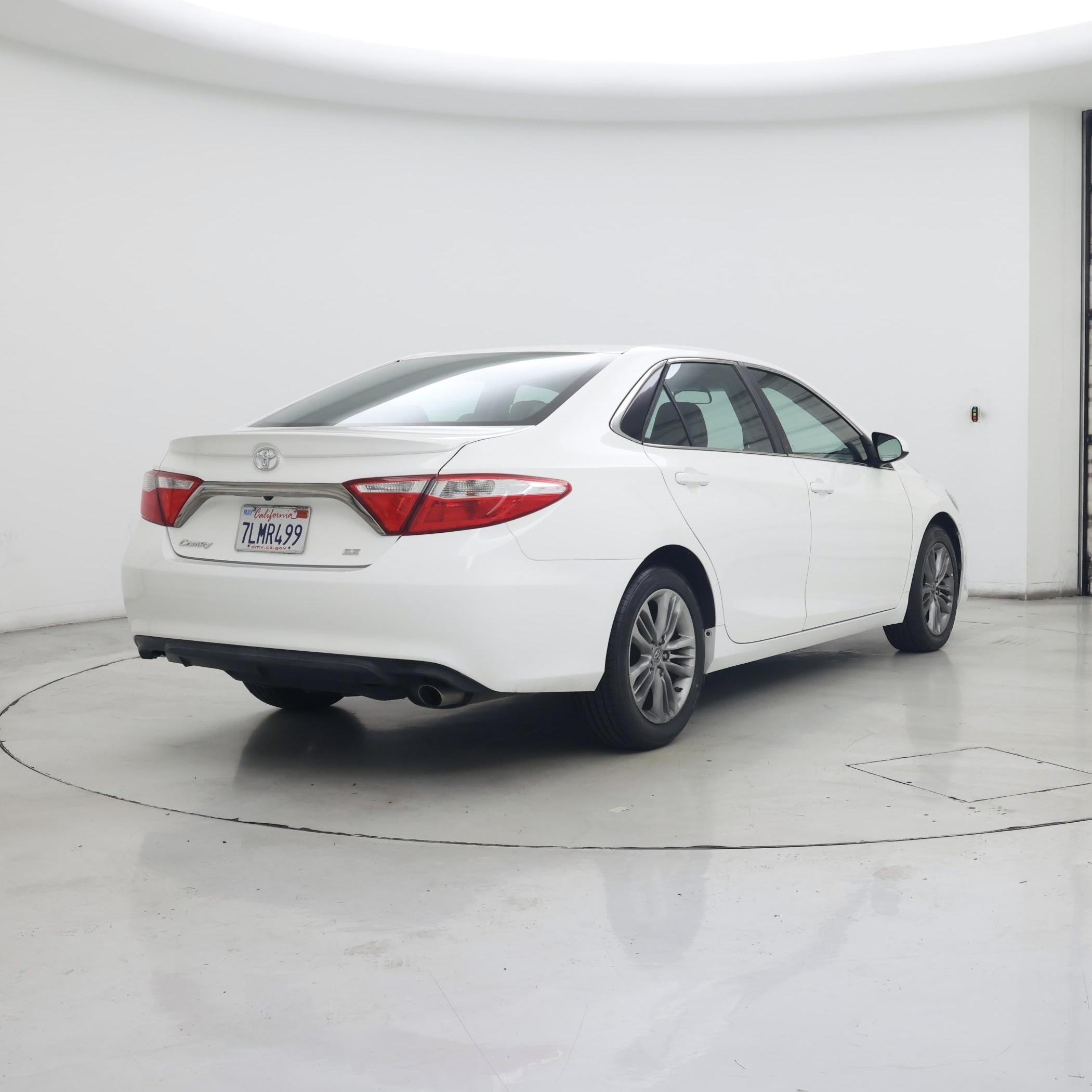 Thumbnail: 2015 Toyota Camry - 8