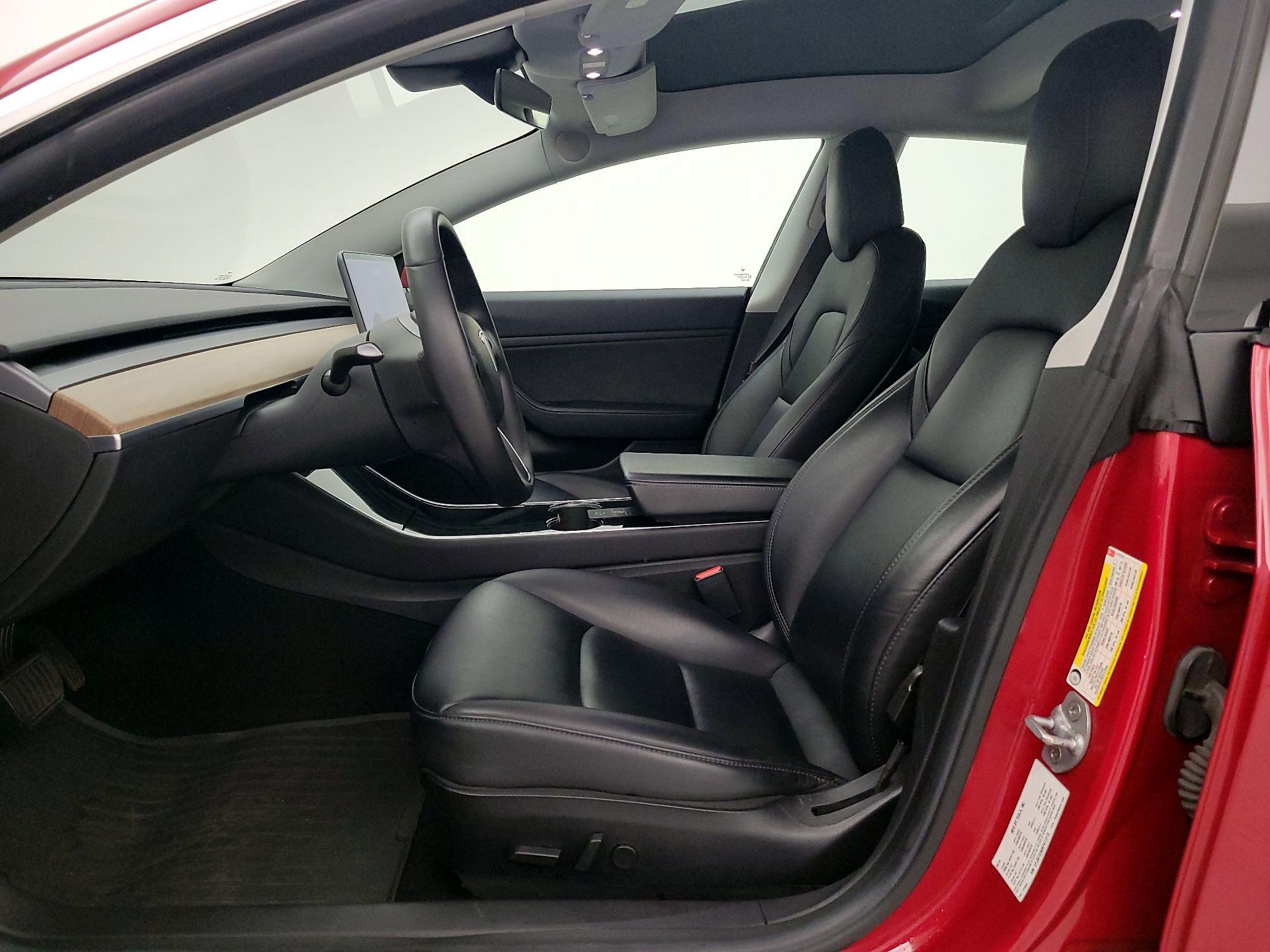 Thumbnail: 2019 Tesla Model 3 - 11