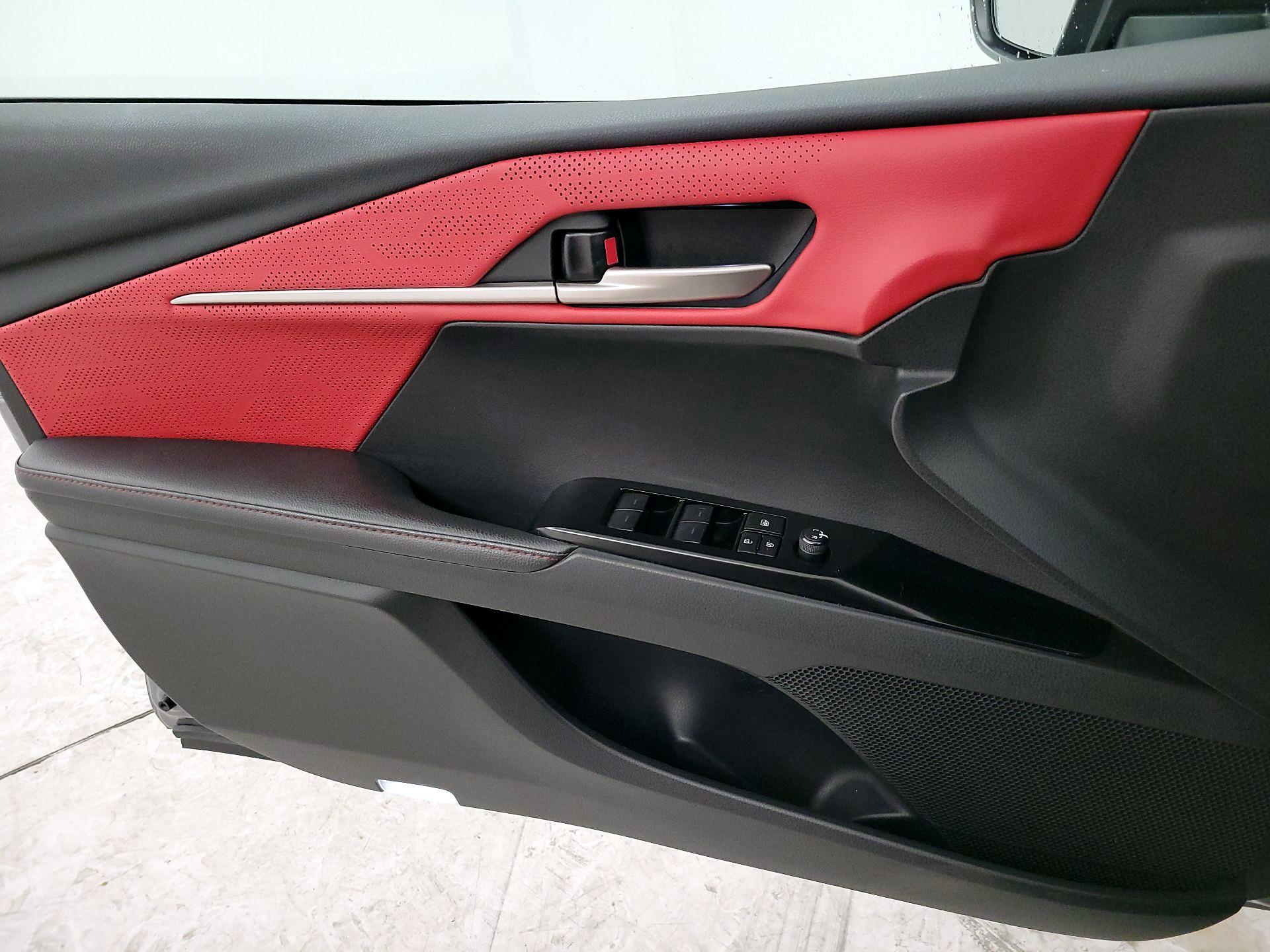 Thumbnail: 2025 Toyota Camry - 12