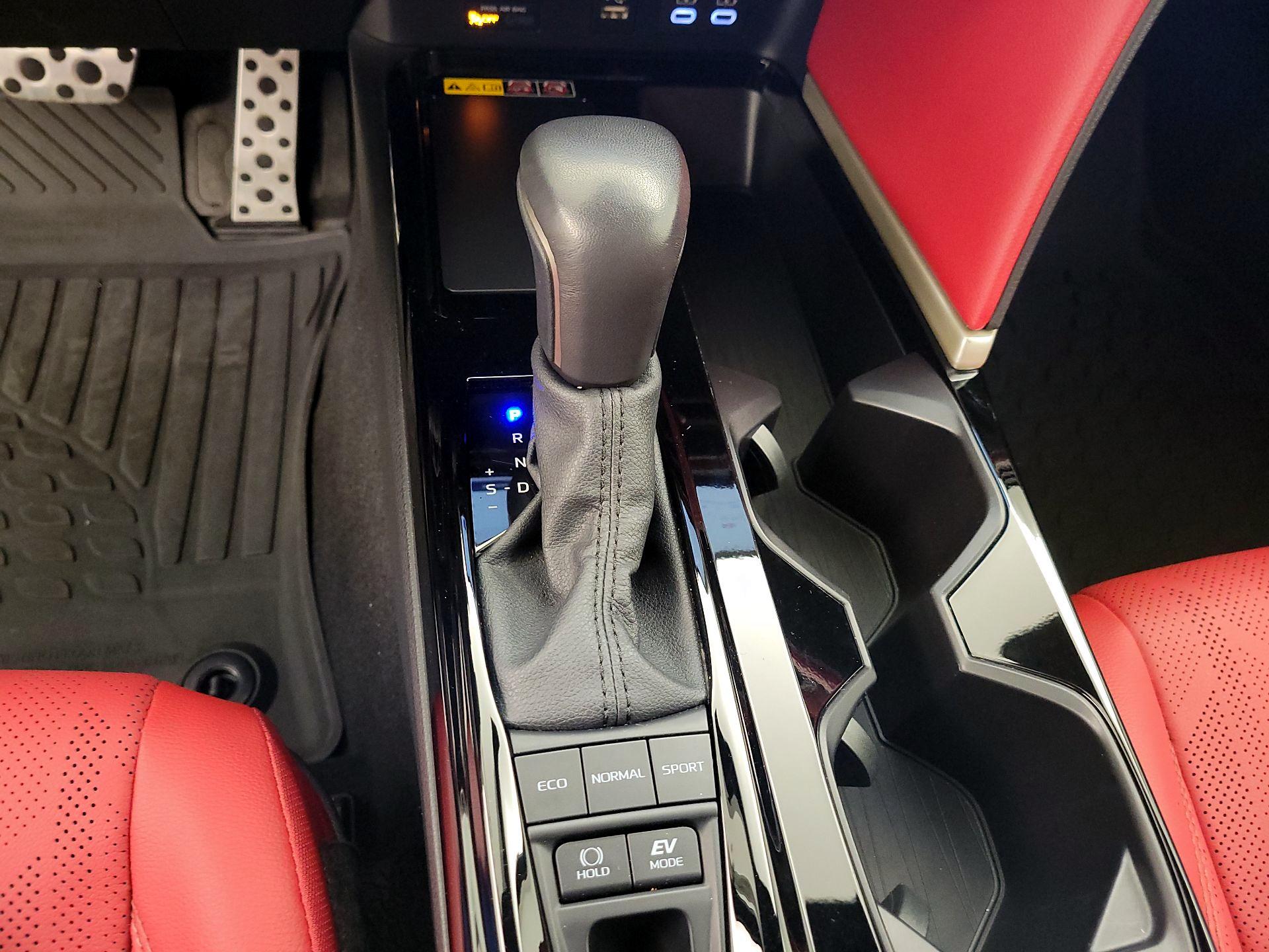 Thumbnail: 2025 Toyota Camry - 16