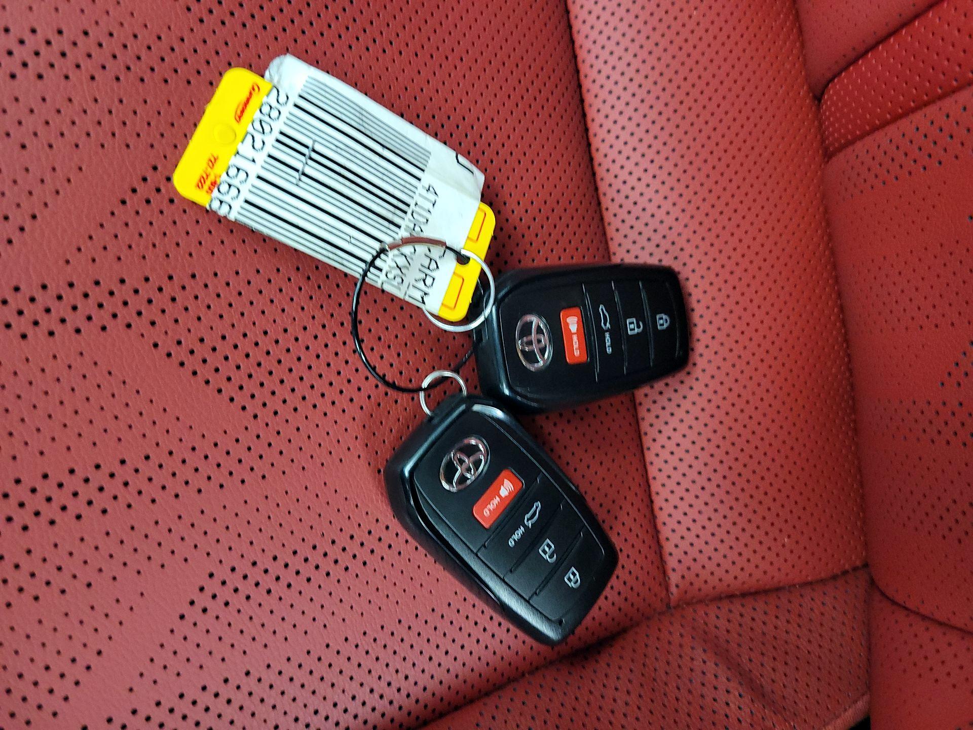 Thumbnail: 2025 Toyota Camry - 19