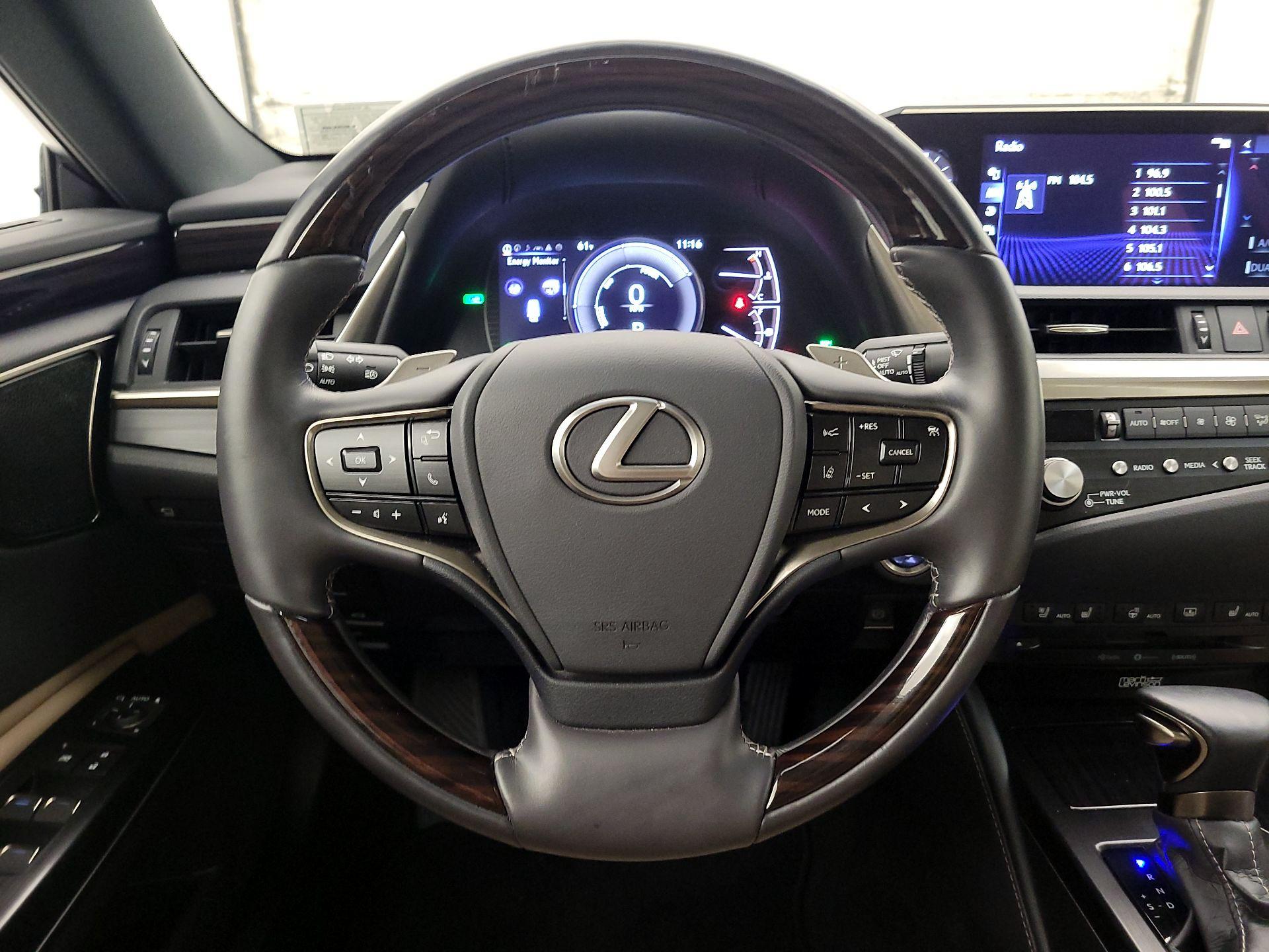 Thumbnail: 2021 Lexus ES - 10