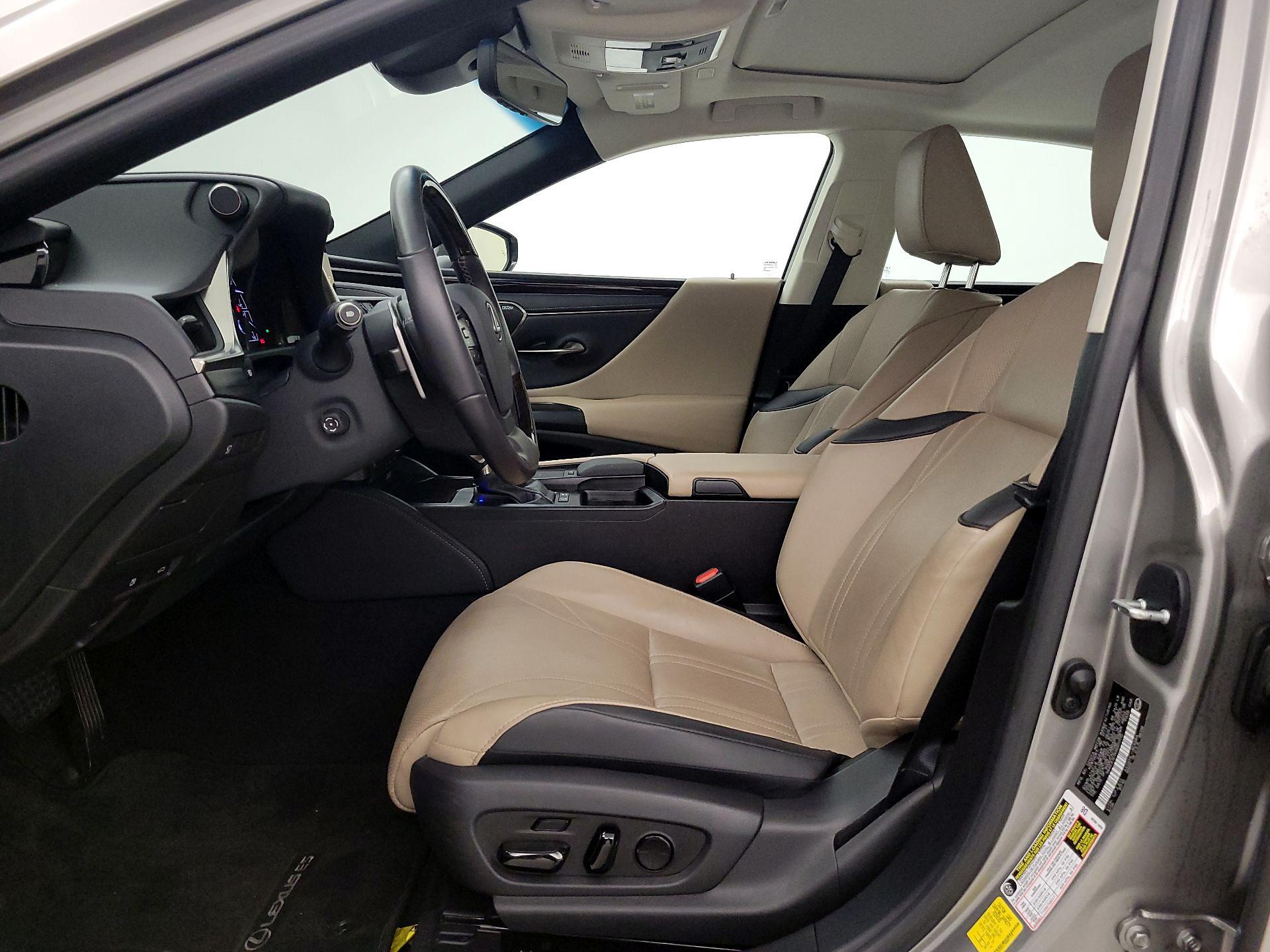 Thumbnail: 2021 Lexus ES - 11