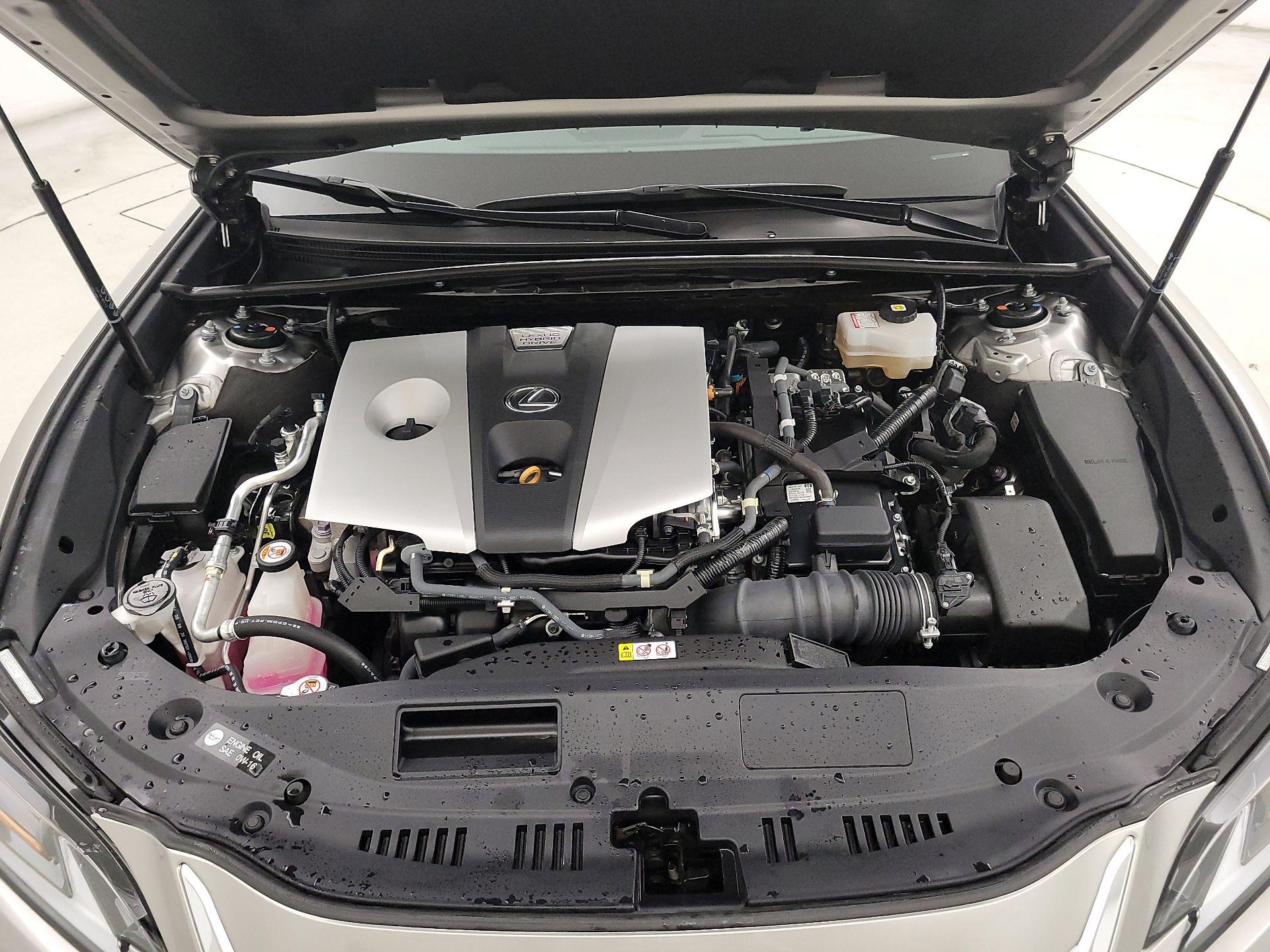 Thumbnail: 2021 Lexus ES - 20