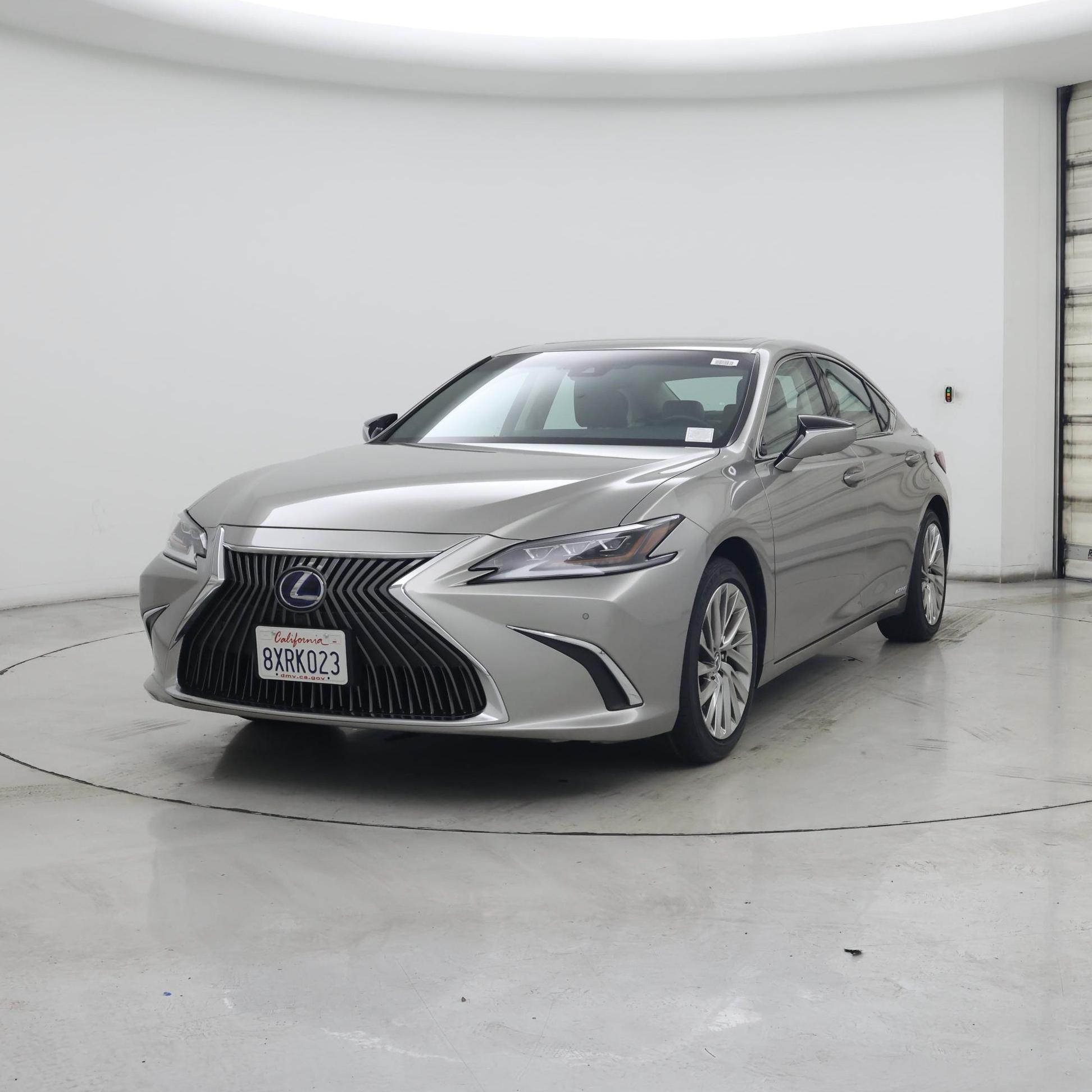 Thumbnail: 2021 Lexus ES - 4