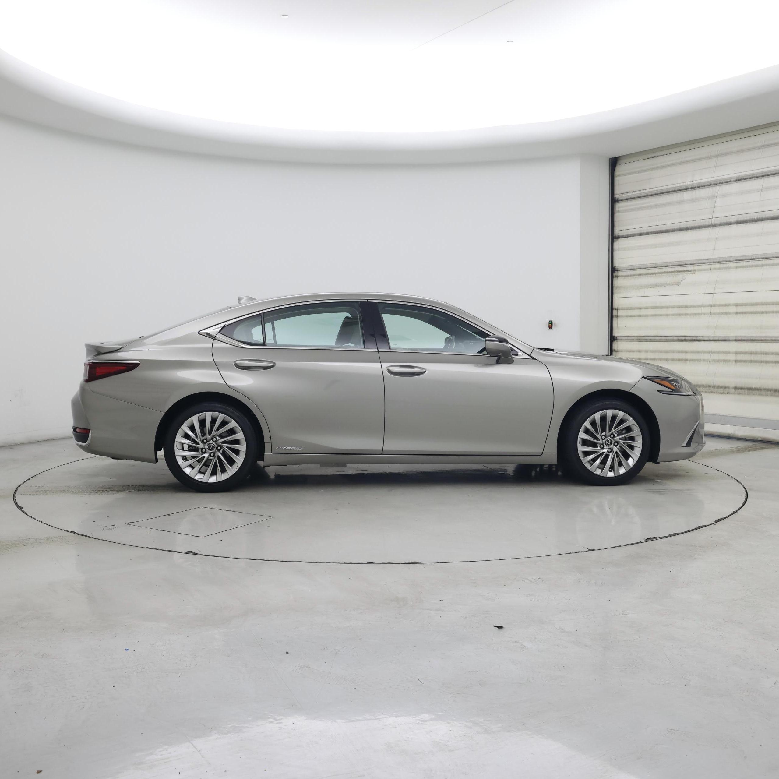 Thumbnail: 2021 Lexus ES - 7