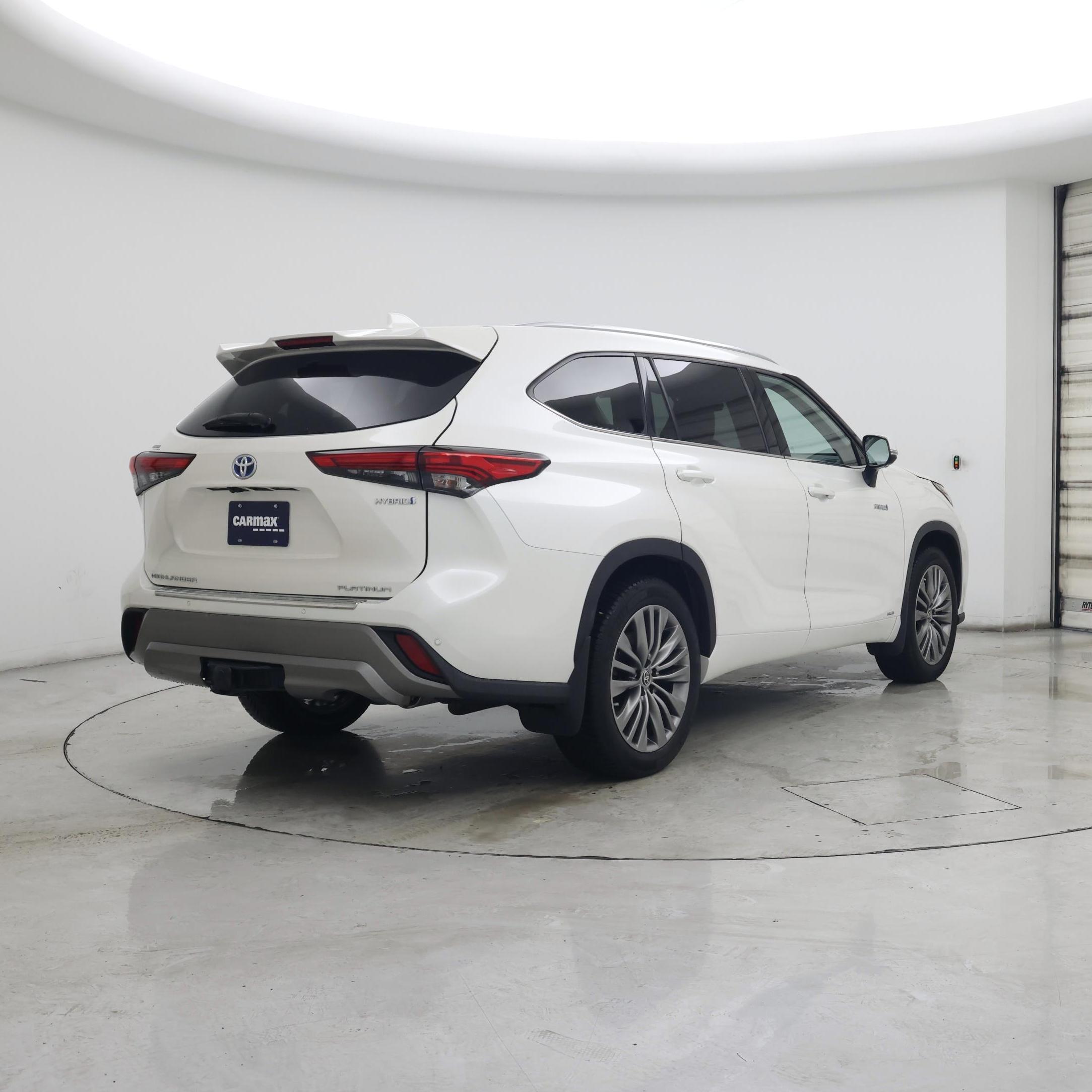 Thumbnail: 2021 Toyota Highlander - 8