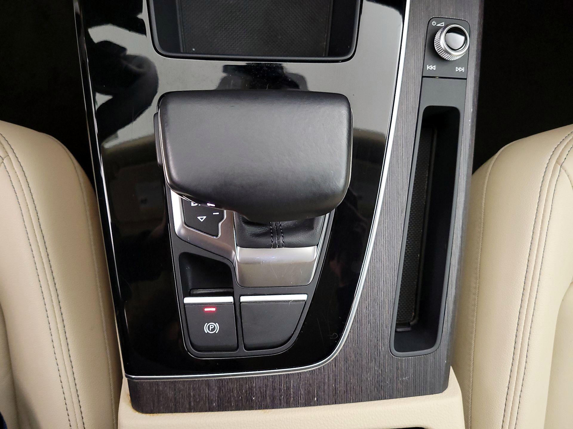 Thumbnail: 2022 Audi Q5 - 17