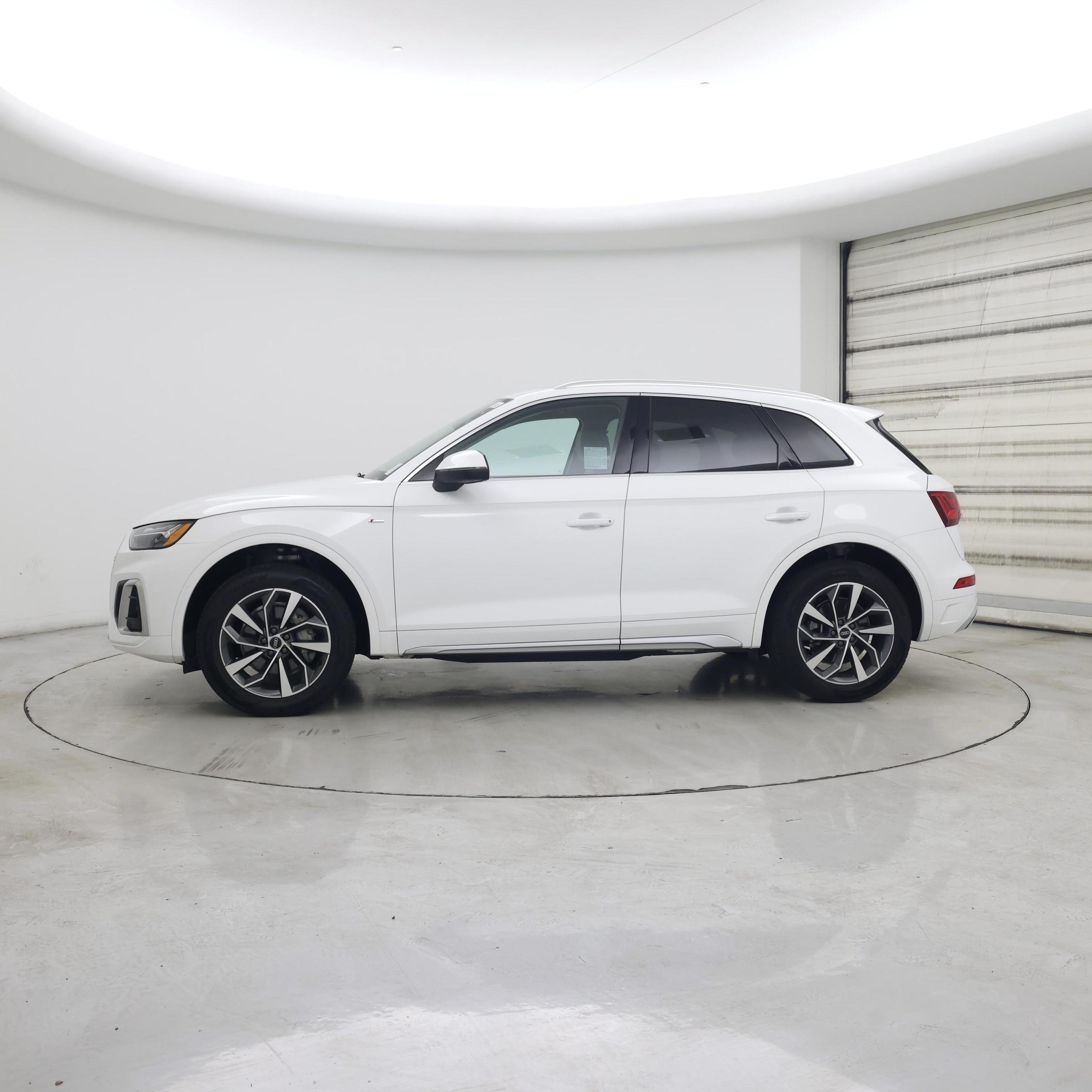 Thumbnail: 2022 Audi Q5 - 3