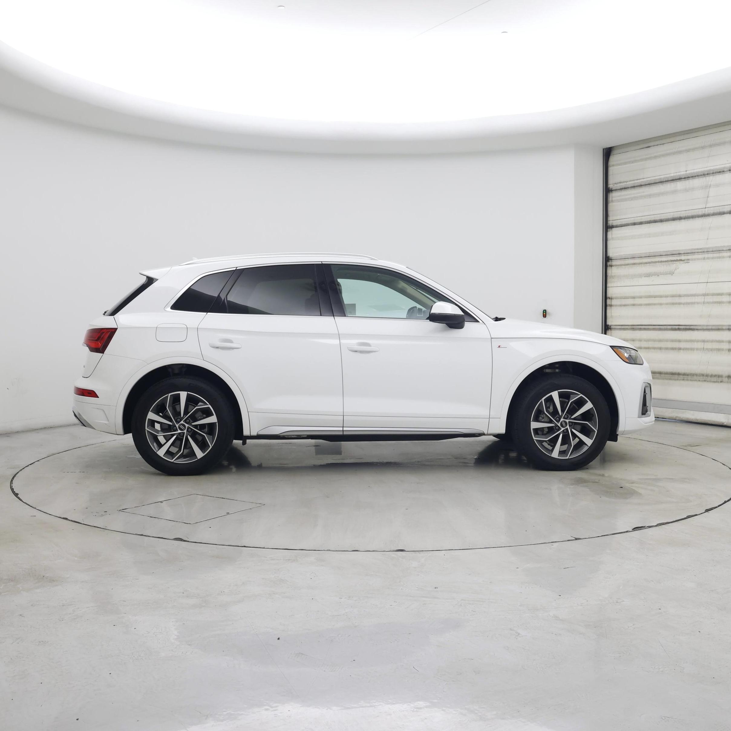 Thumbnail: 2022 Audi Q5 - 7