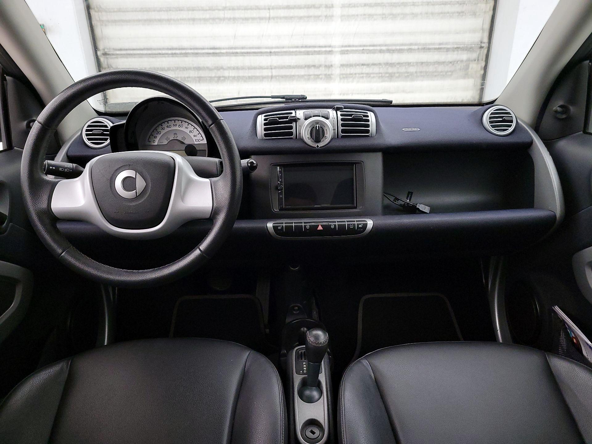 Thumbnail: 2015 smart fortwo - 9