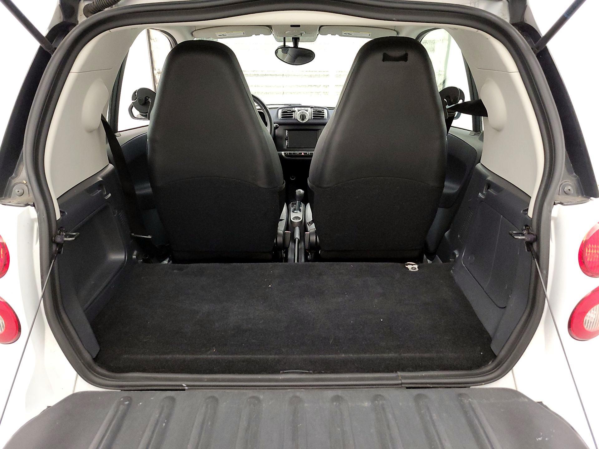 Thumbnail: 2015 smart fortwo - 16