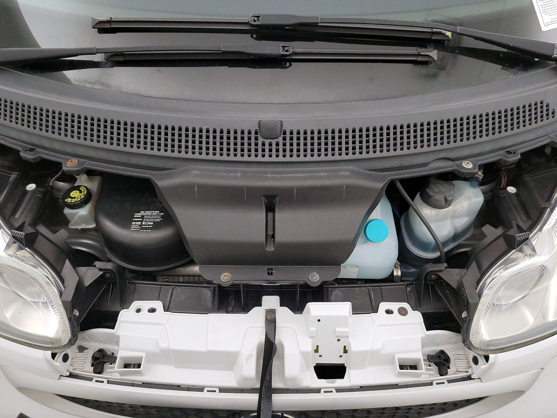 Thumbnail: 2015 smart fortwo - 17