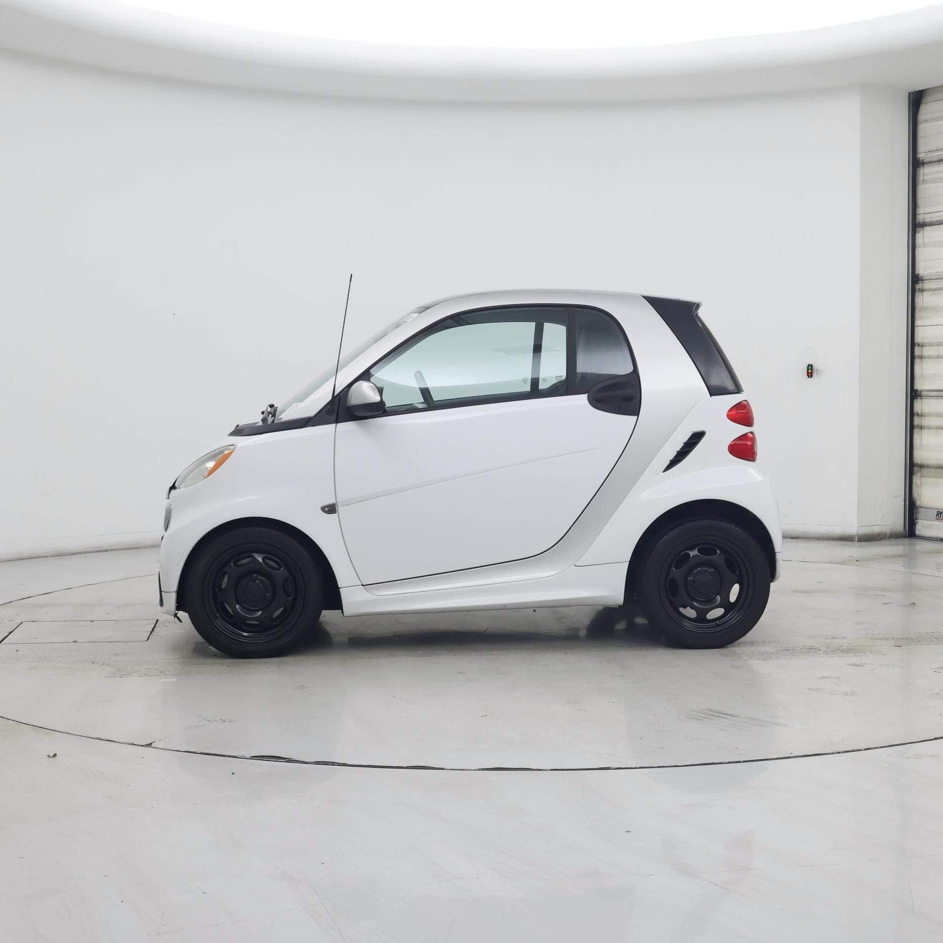 Thumbnail: 2015 smart fortwo - 3