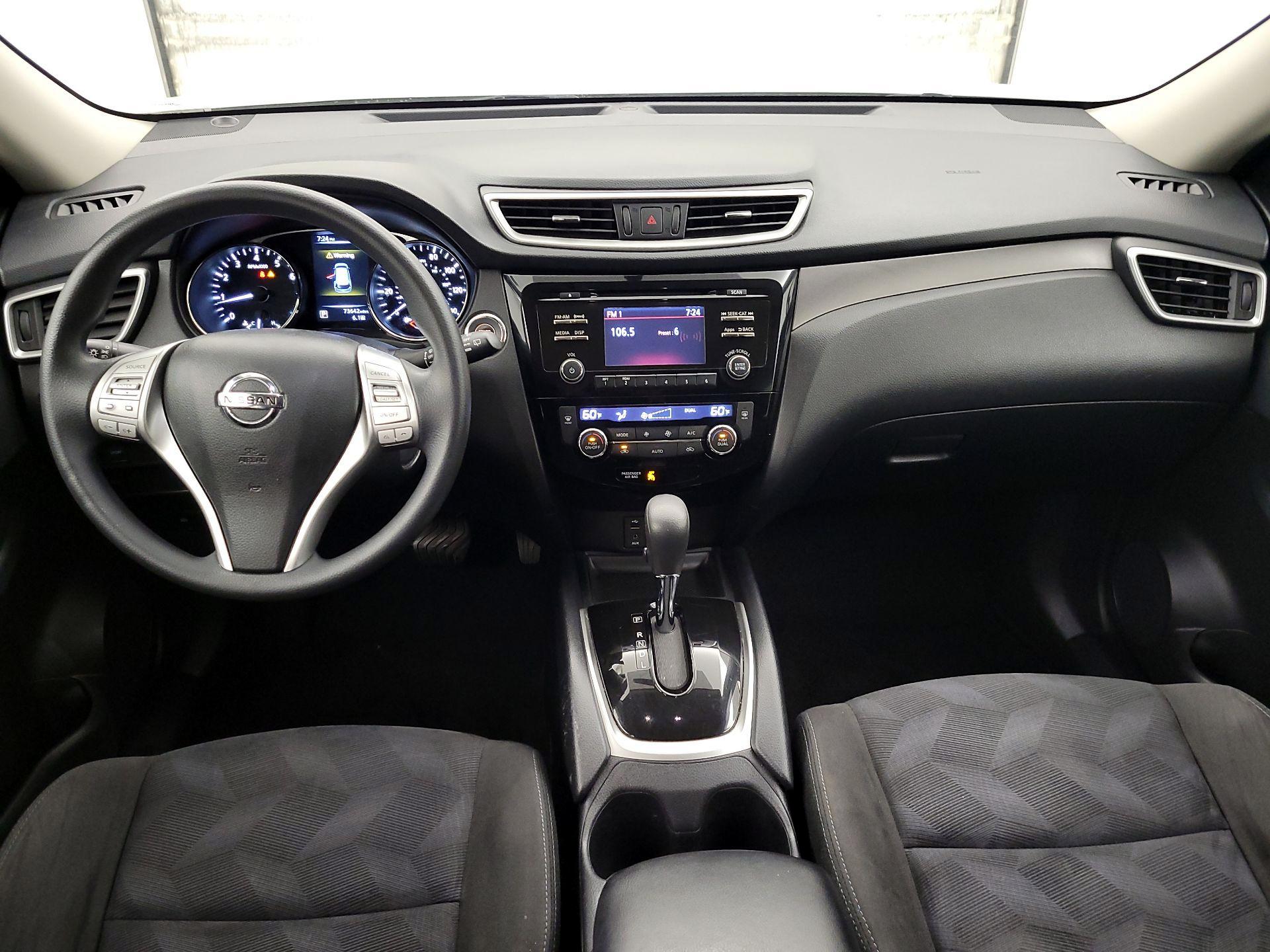 Thumbnail: 2015 Nissan Rogue - 9