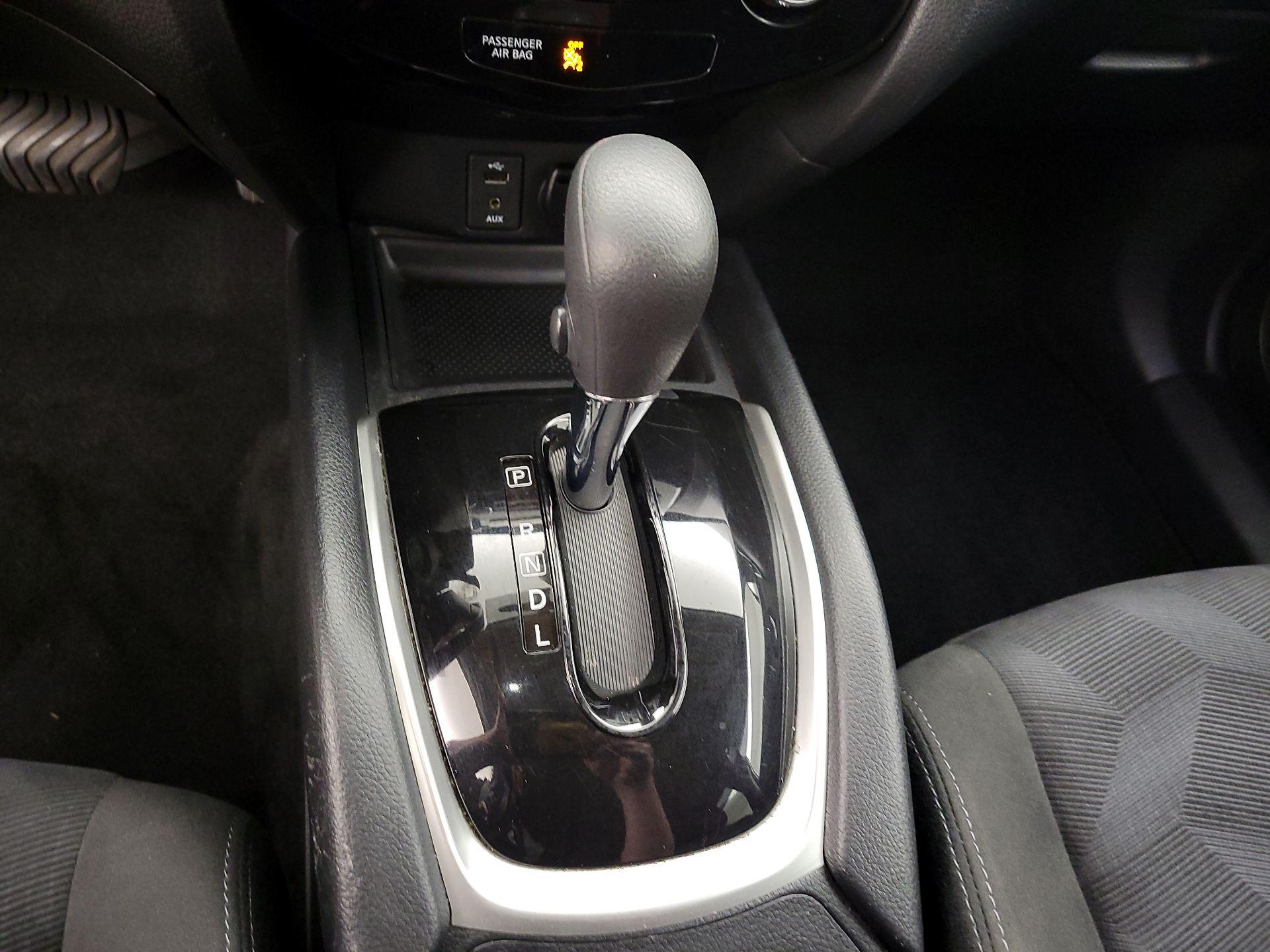 Thumbnail: 2015 Nissan Rogue - 16