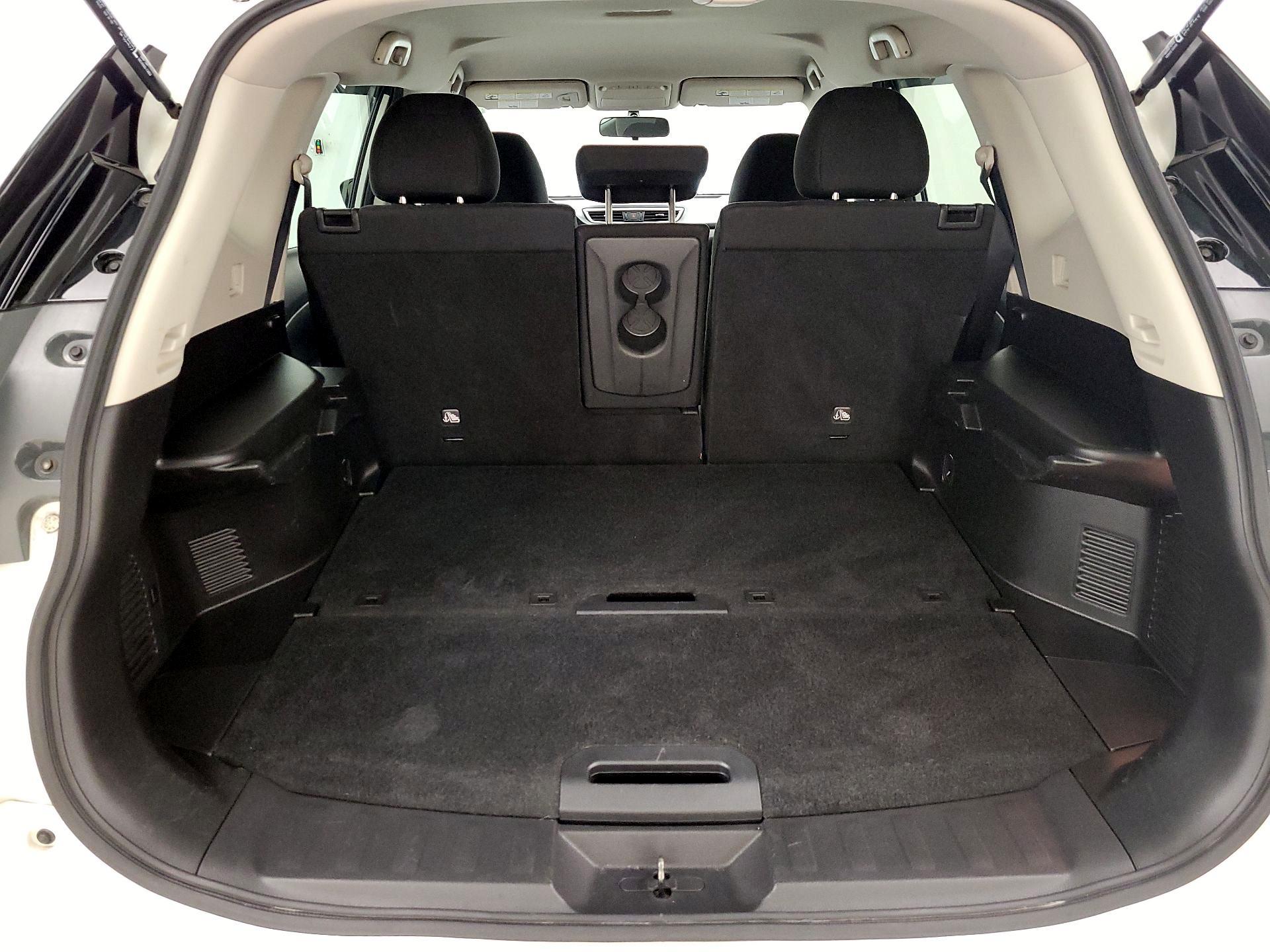 Thumbnail: 2015 Nissan Rogue - 17