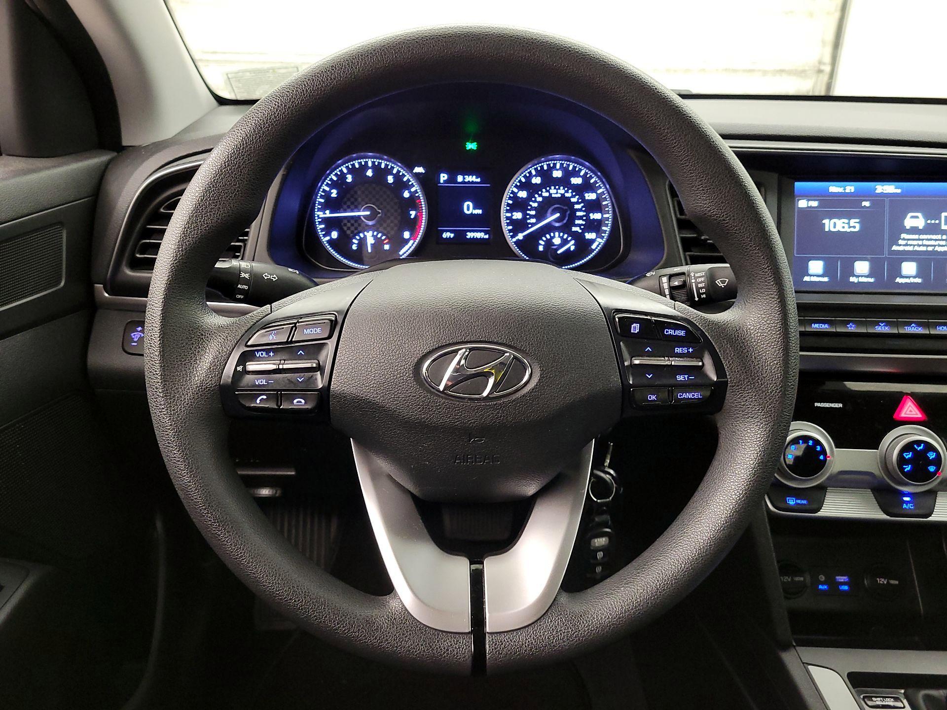 Thumbnail: 2019 Hyundai Elantra - 10