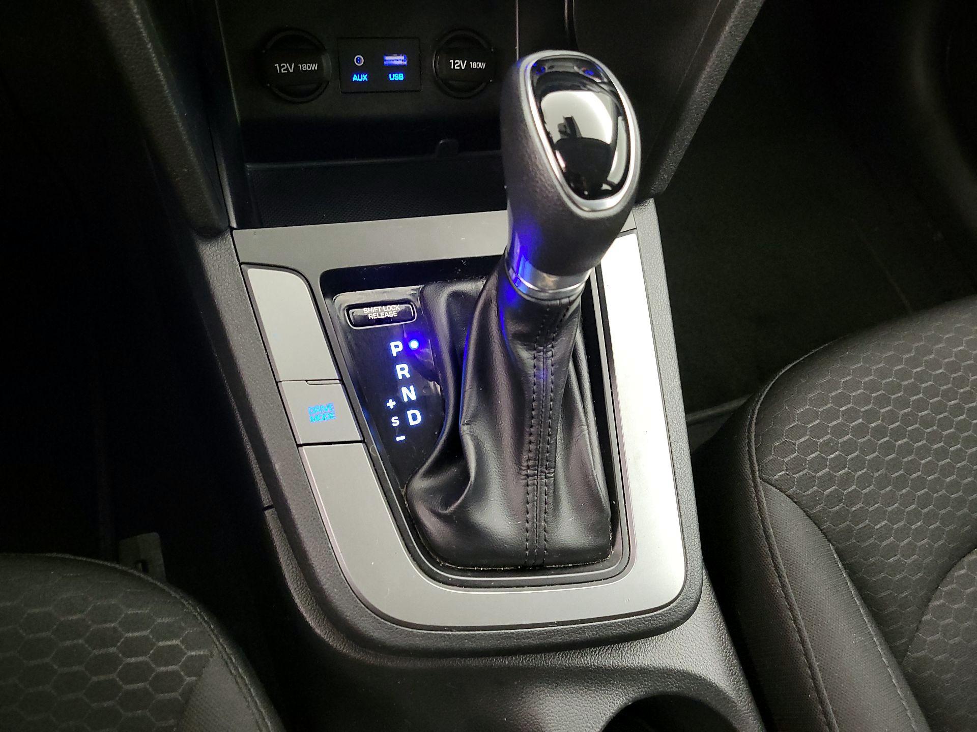 Thumbnail: 2019 Hyundai Elantra - 17