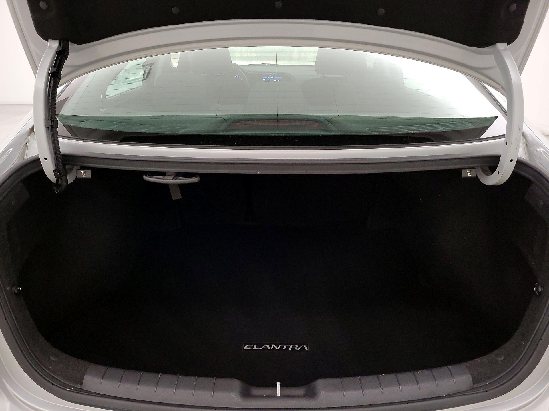 Thumbnail: 2019 Hyundai Elantra - 20