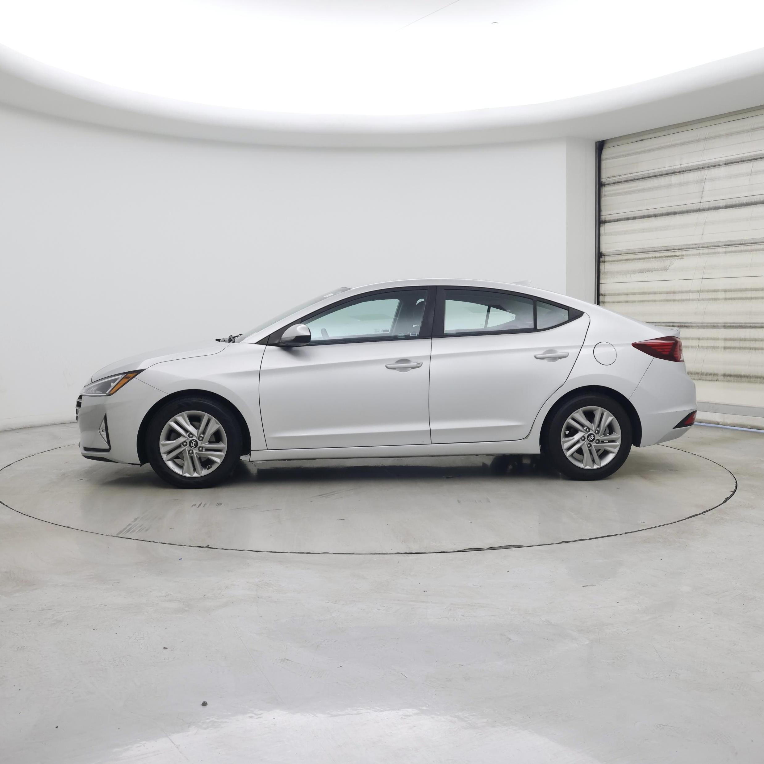 Thumbnail: 2019 Hyundai Elantra - 3