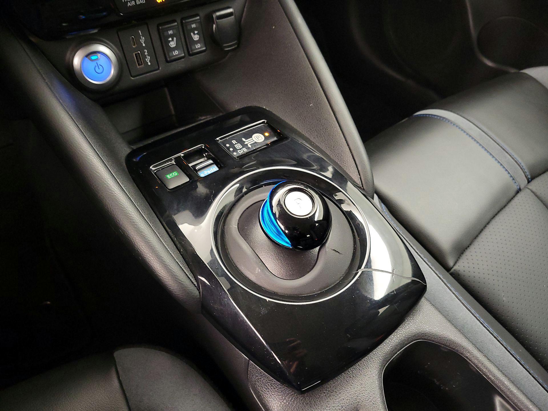 Thumbnail: 2022 Nissan Leaf - 18