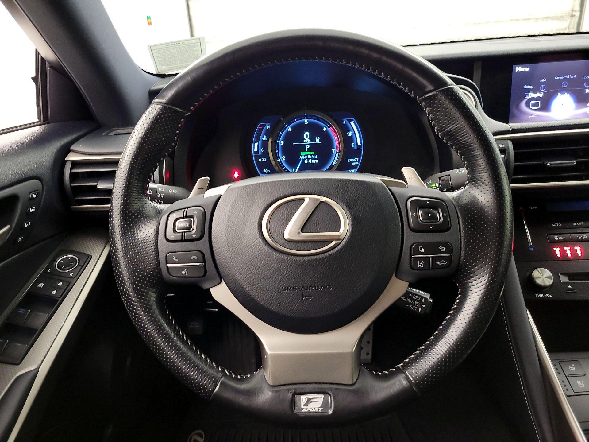 Thumbnail: 2018 Lexus IS - 10