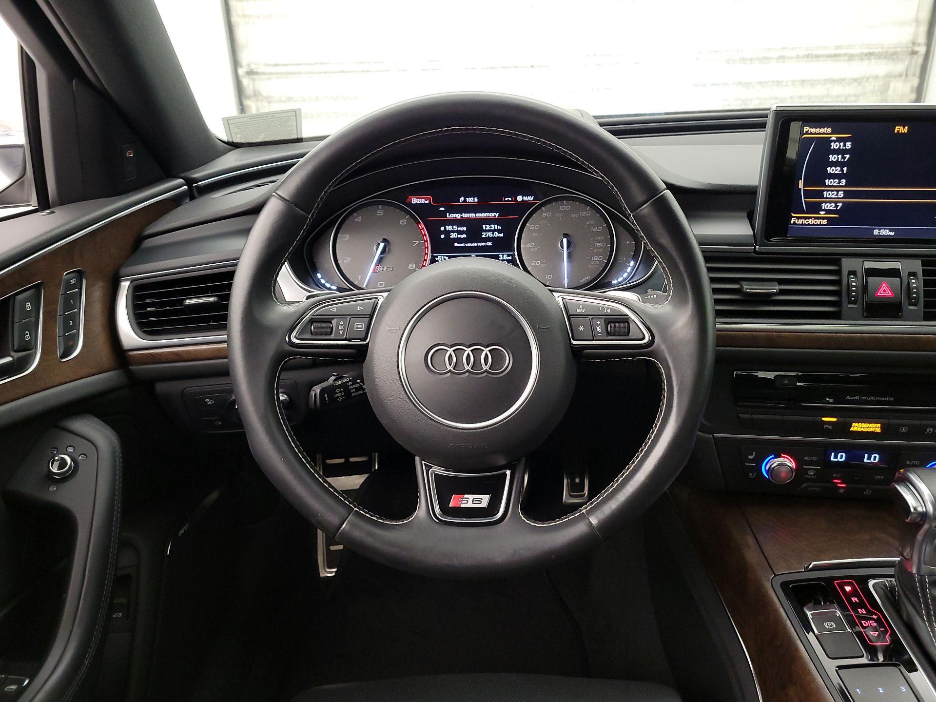 Thumbnail: 2015 Audi S6 - 10