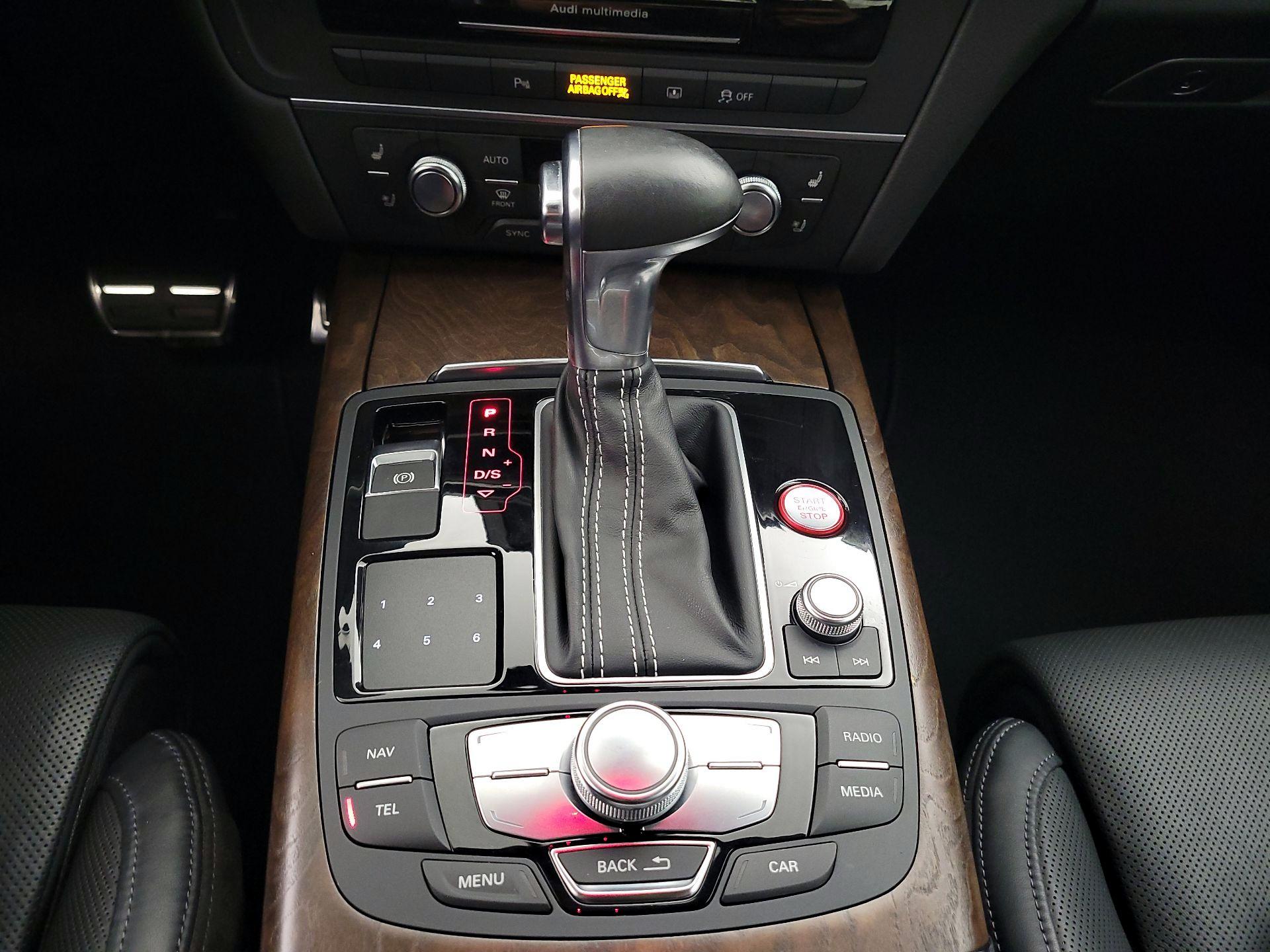 Thumbnail: 2015 Audi S6 - 17