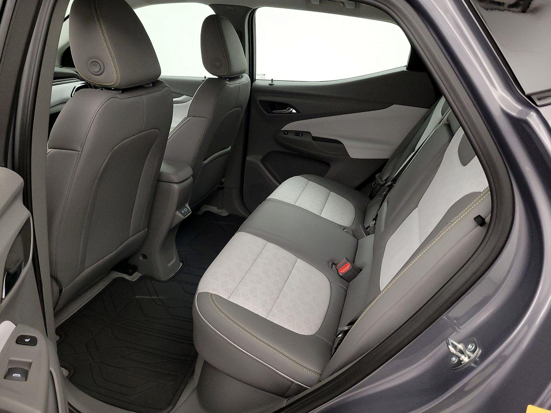 Thumbnail: 2023 Chevrolet Bolt EUV - 18