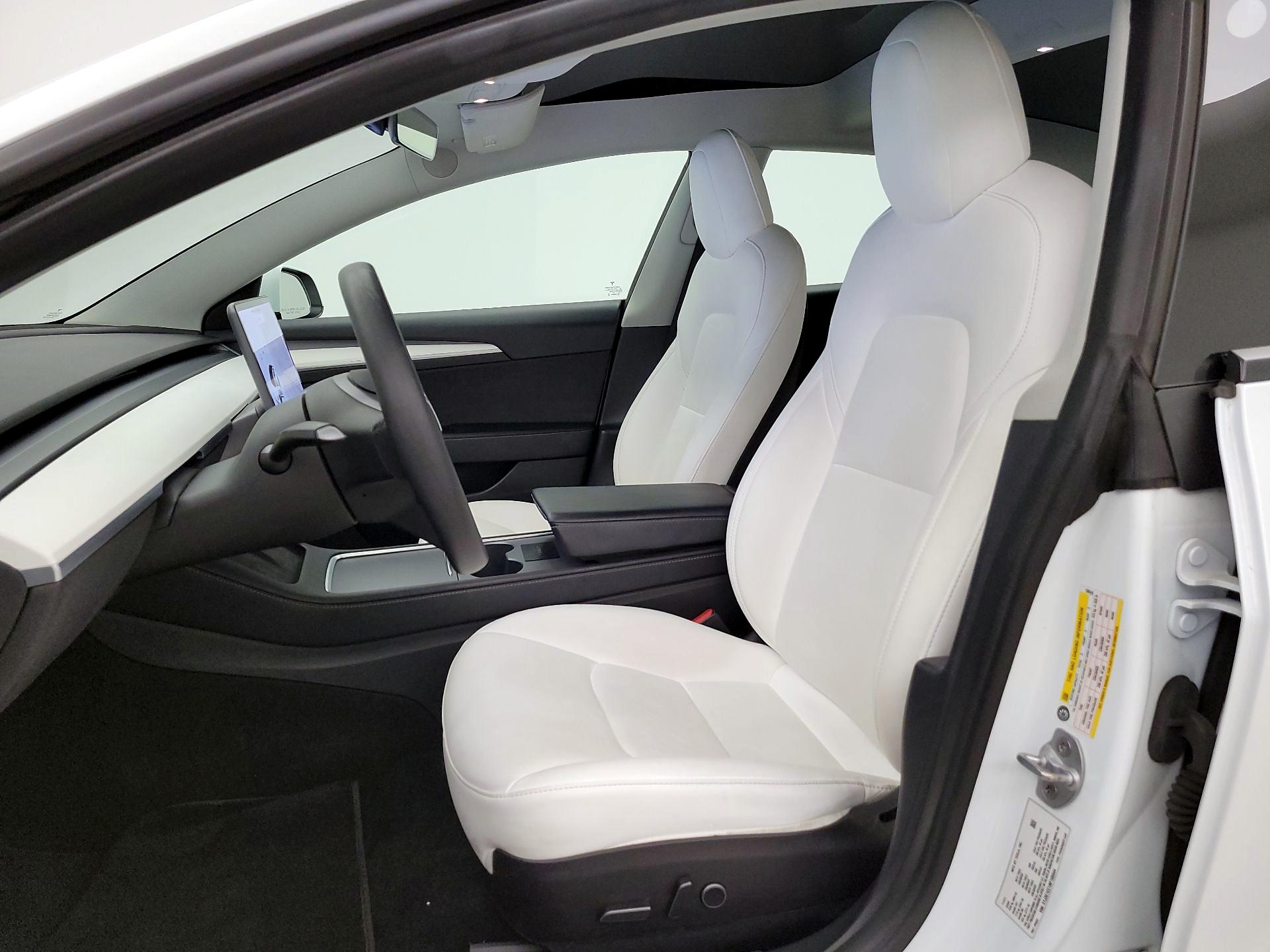 Thumbnail: 2022 Tesla Model 3 - 11