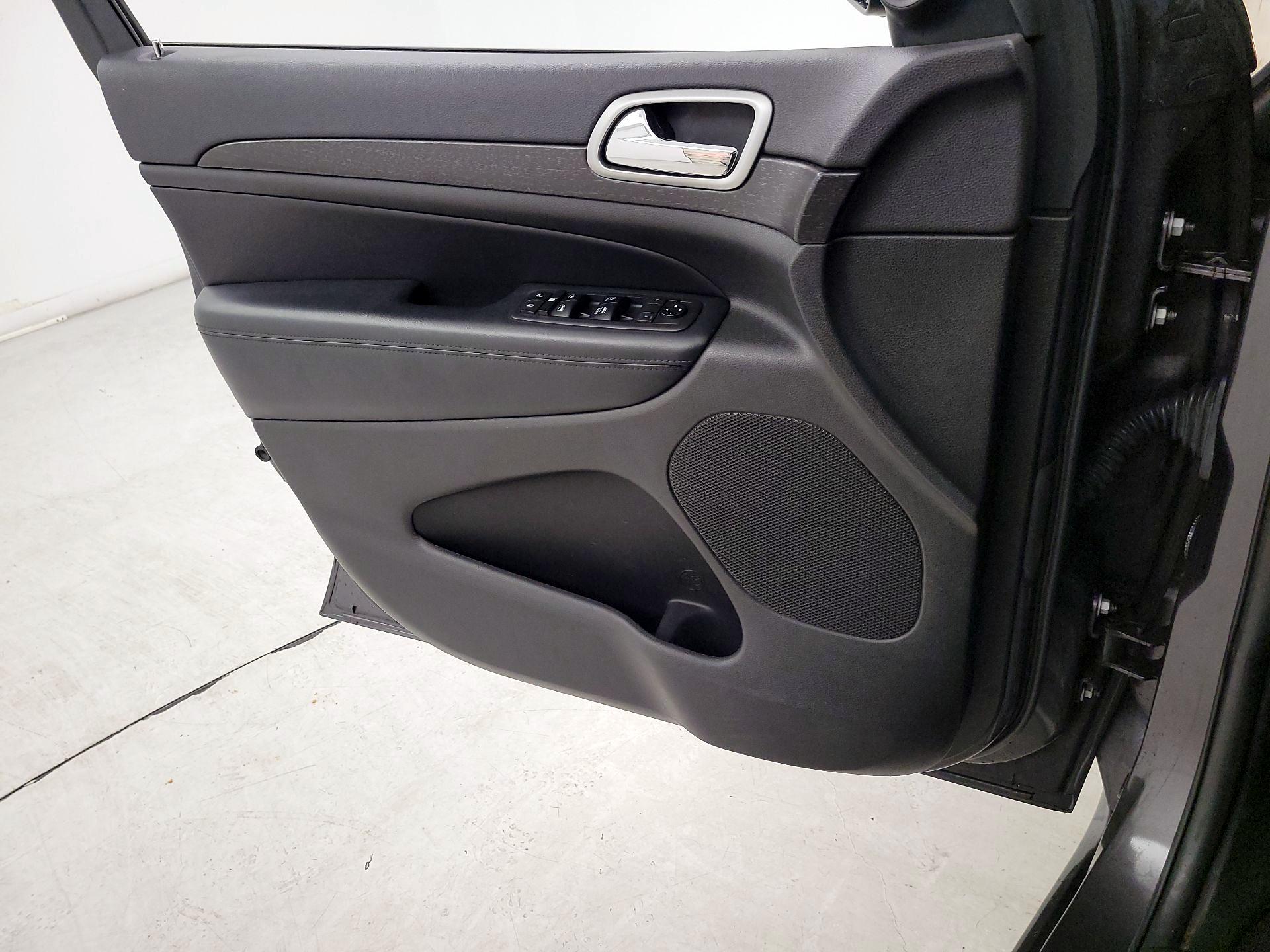 Thumbnail: 2018 Jeep Grand Cherokee - 12